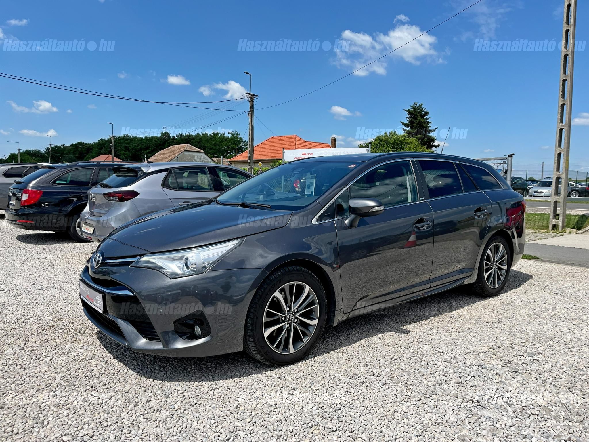 TOYOTA AVENSIS 2016/9 - 1