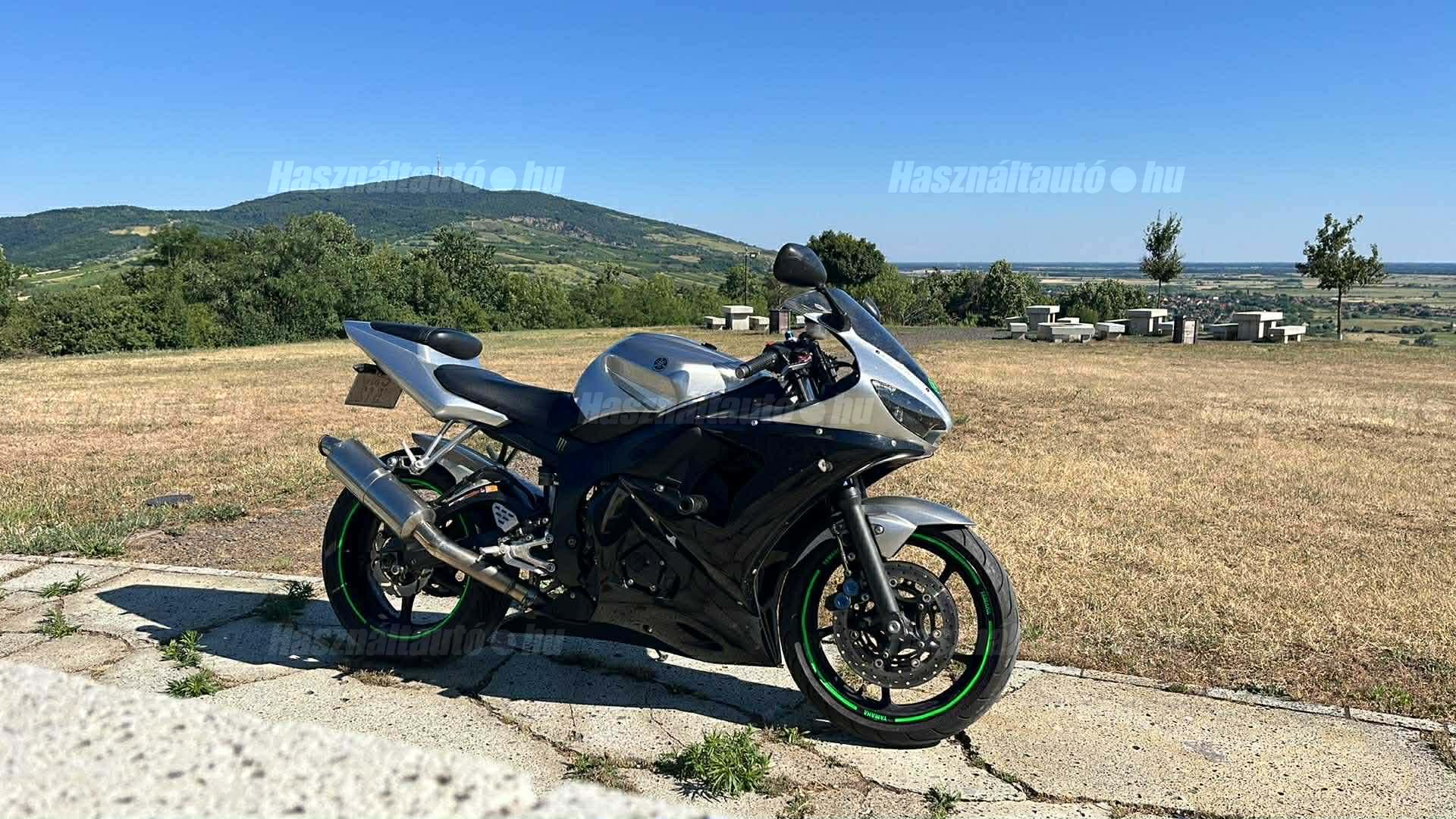 YAMAHA YZF R6 2003/4 - 1