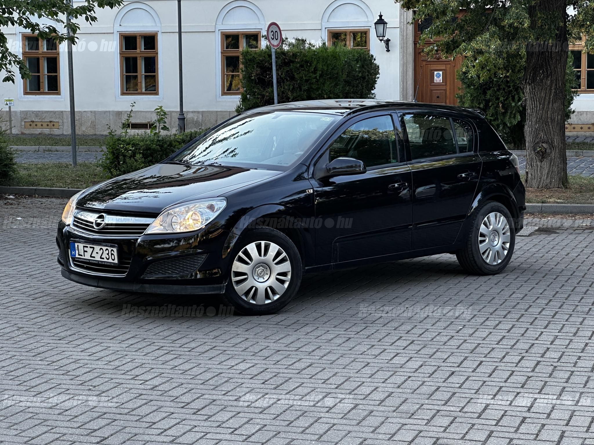 OPEL ASTRA H 2008/6 - 1