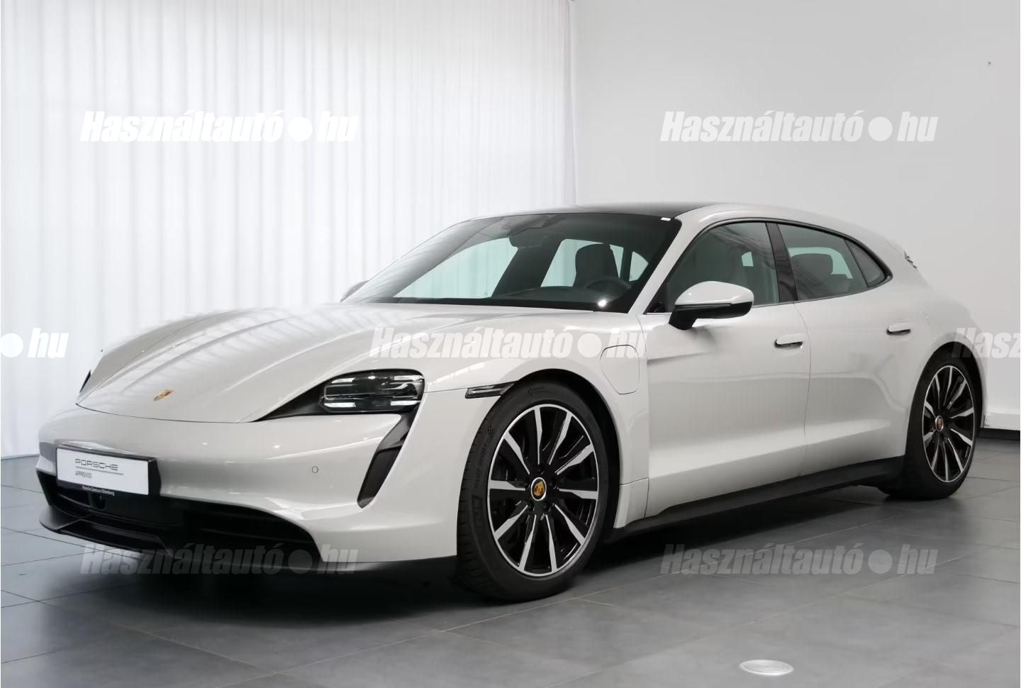 PORSCHE TAYCAN 2022/12 - 1