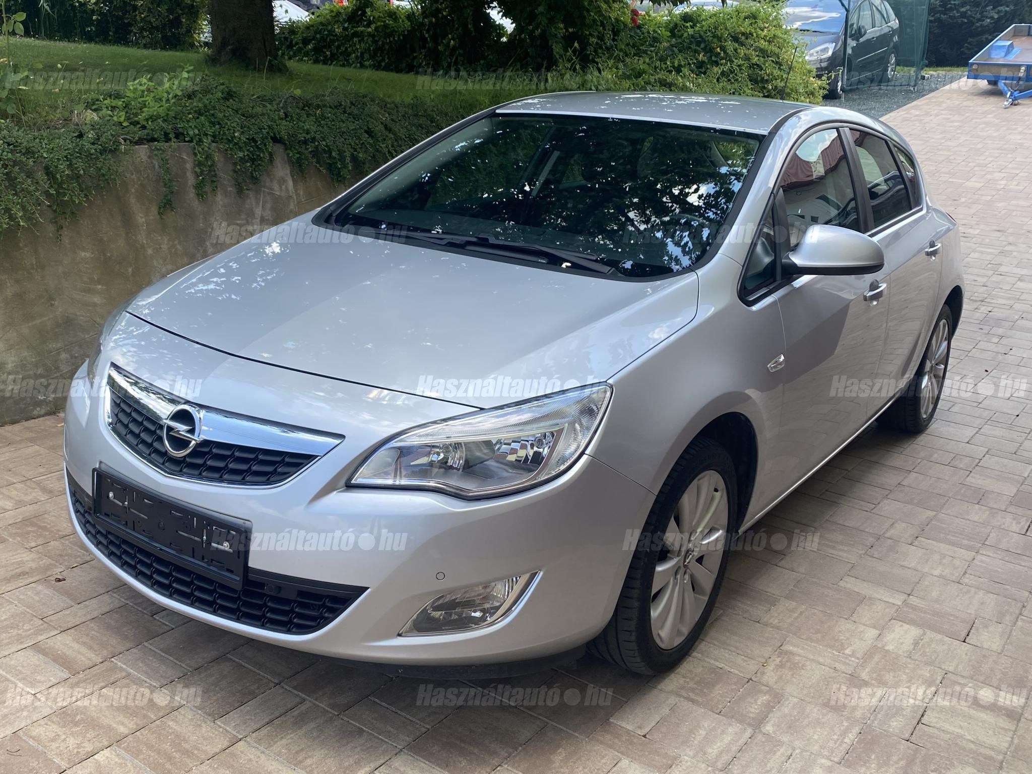 OPEL ASTRA J 2010/3 - 1