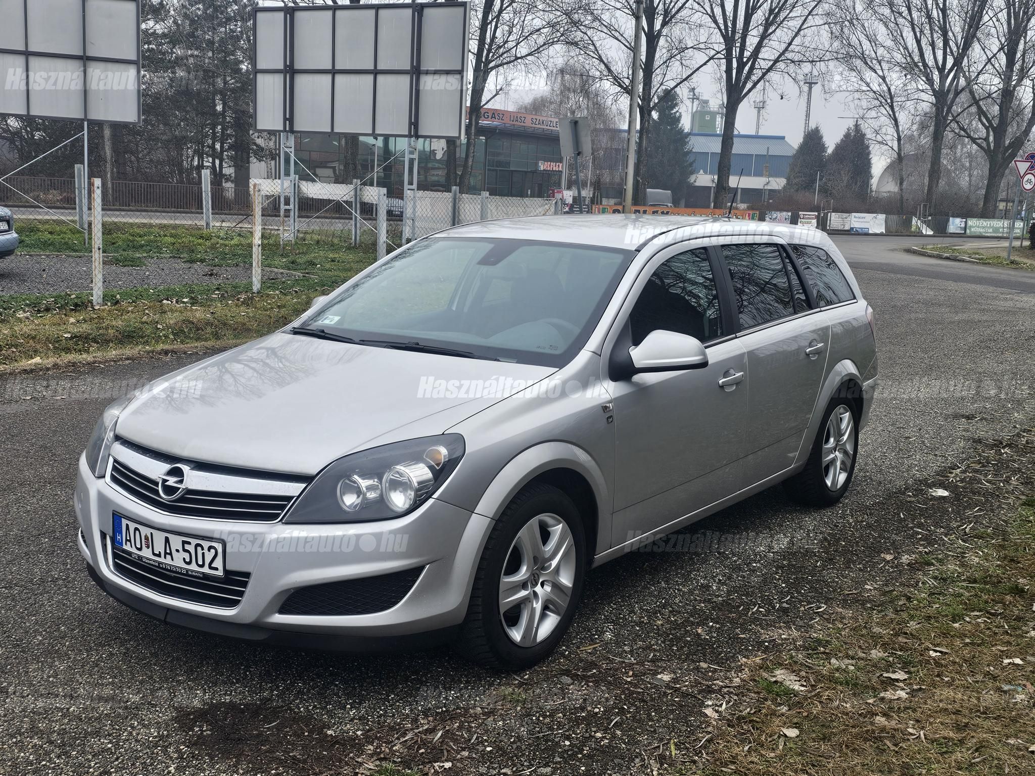 OPEL ASTRA H 2010/6 - 1