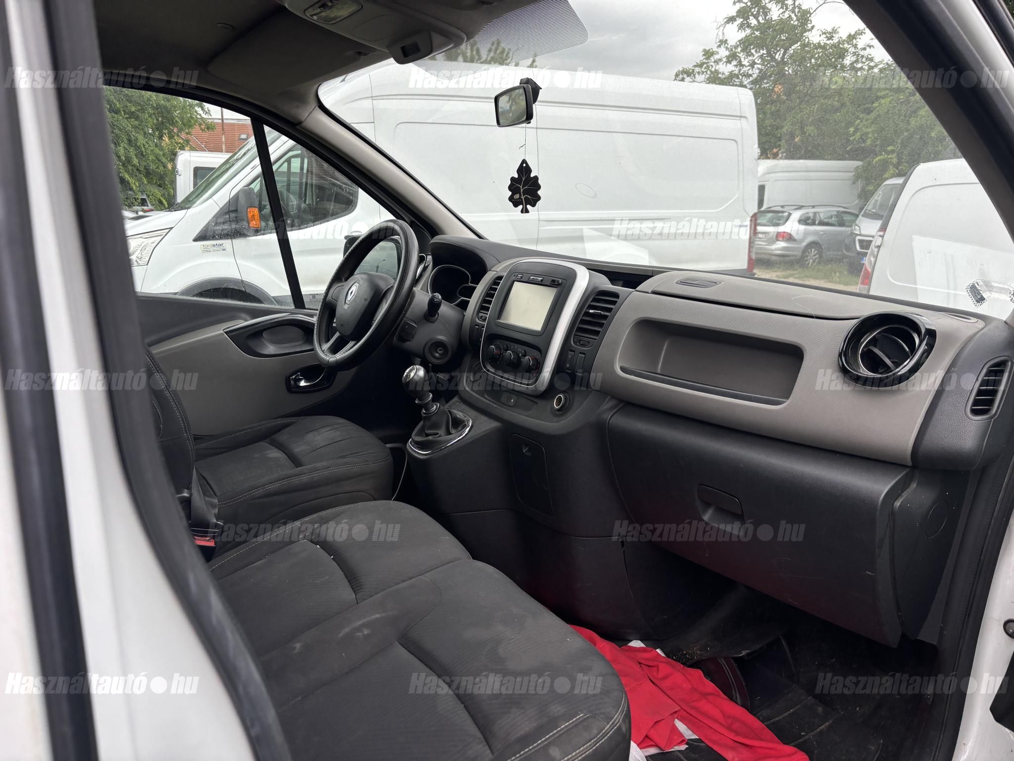 RENAULT TRAFIC 2015/7 - 1