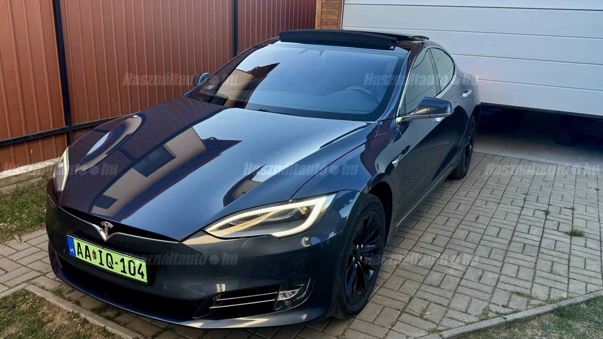 TESLA MODEL S 2018/4 - 1
