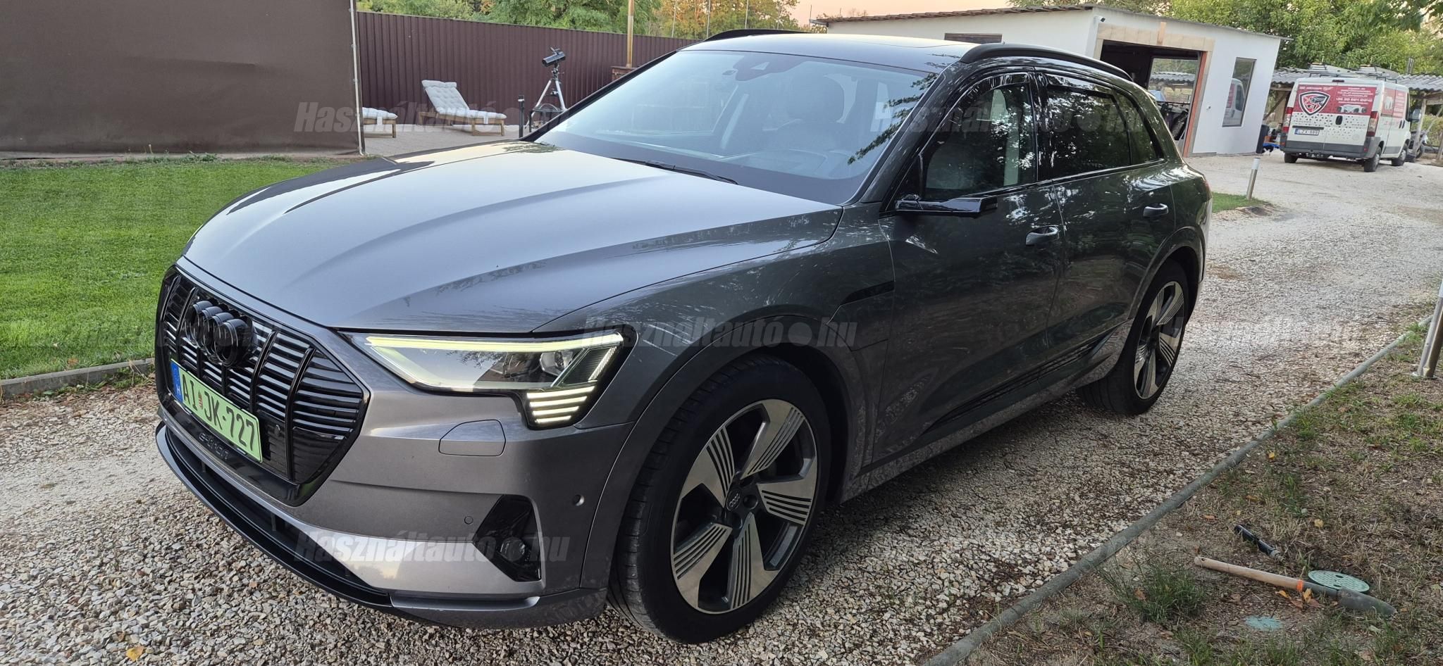 AUDI E-TRON 2019/12 - 1