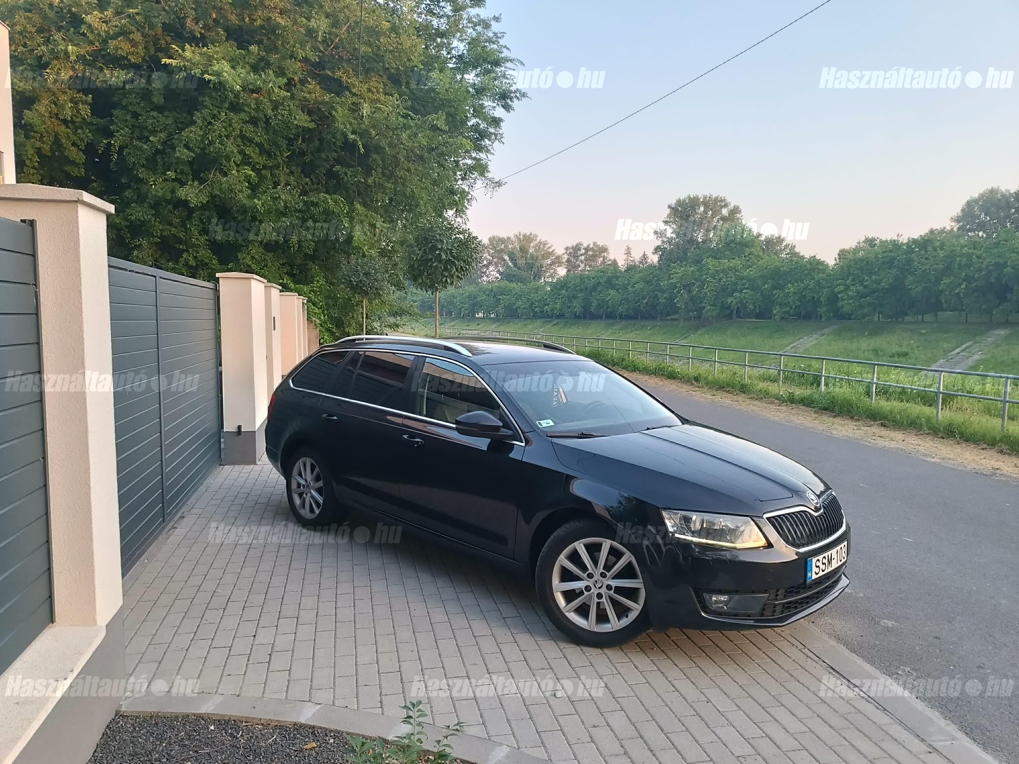 SKODA OCTAVIA 2013/12 - 1
