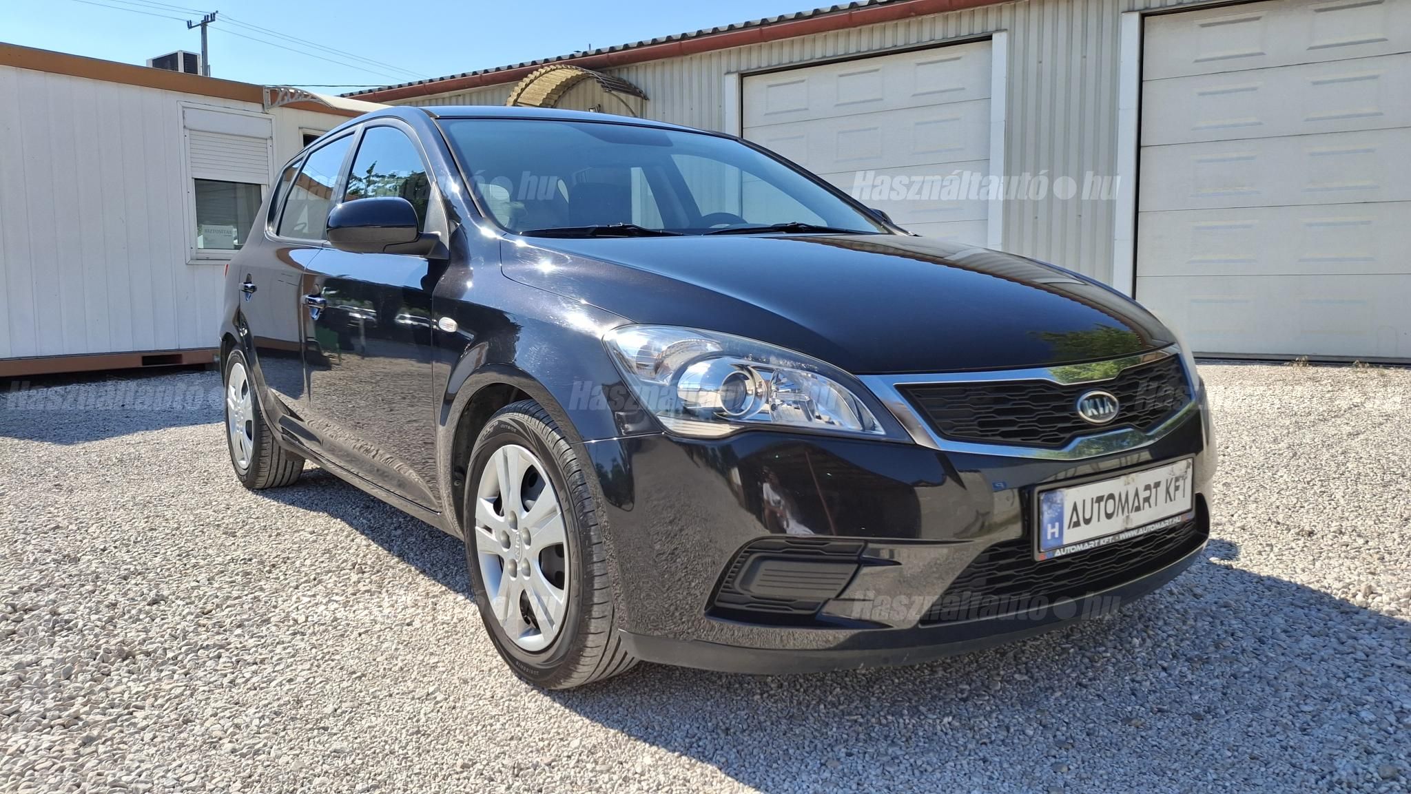 KIA CEE'D 2012/4 - 1