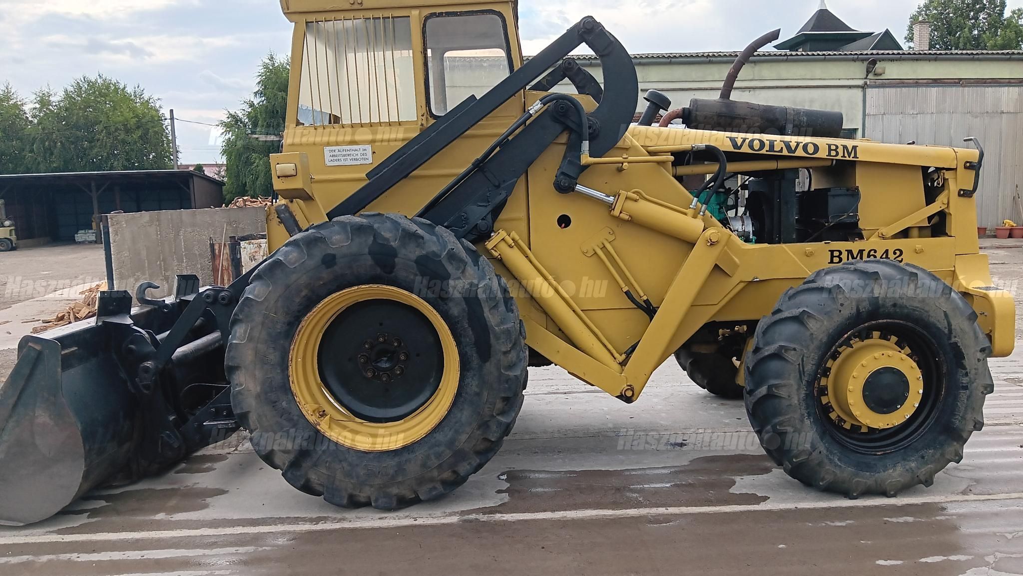 Volvo LM642 jobb karos