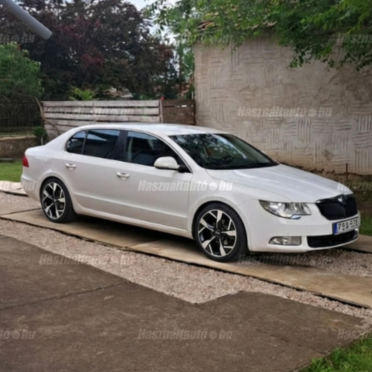 SKODA SUPERB 2011/8 - 1