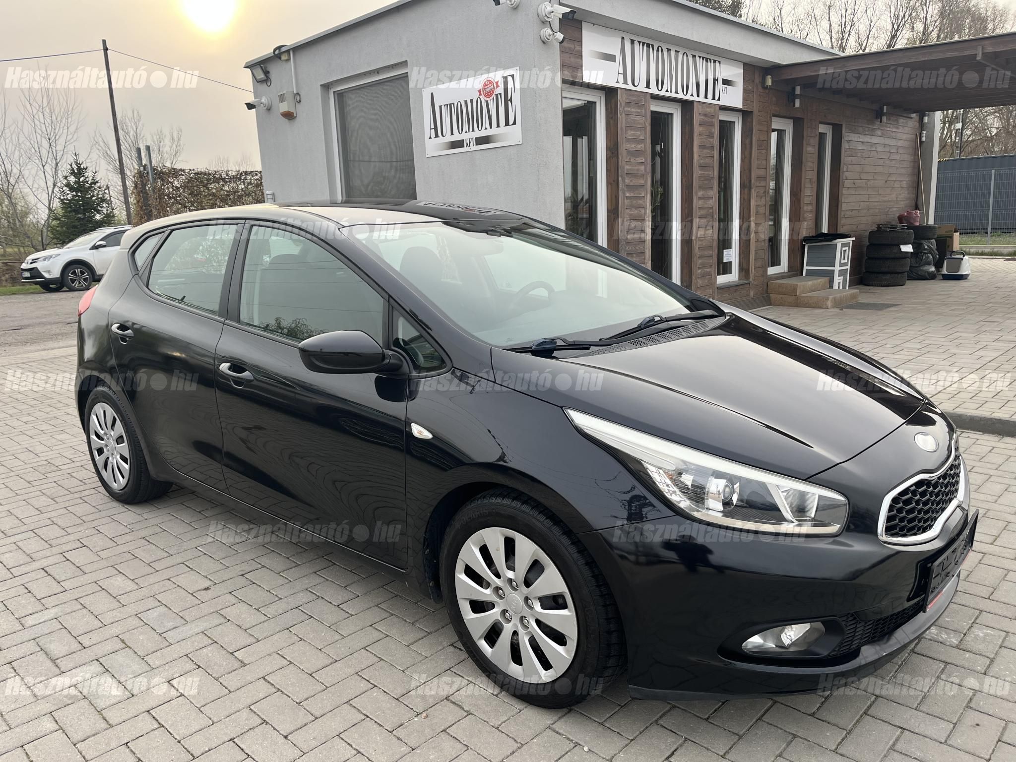 KIA CEE'D 2013/4 - 1