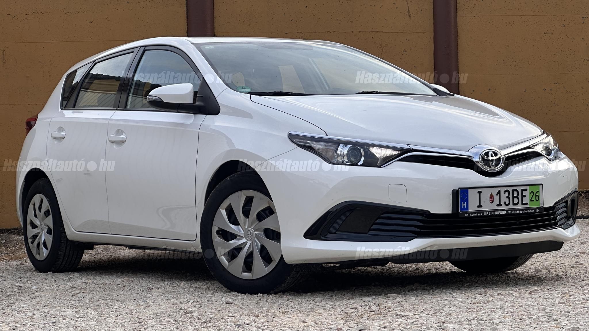 TOYOTA AURIS 2016/12 - 1