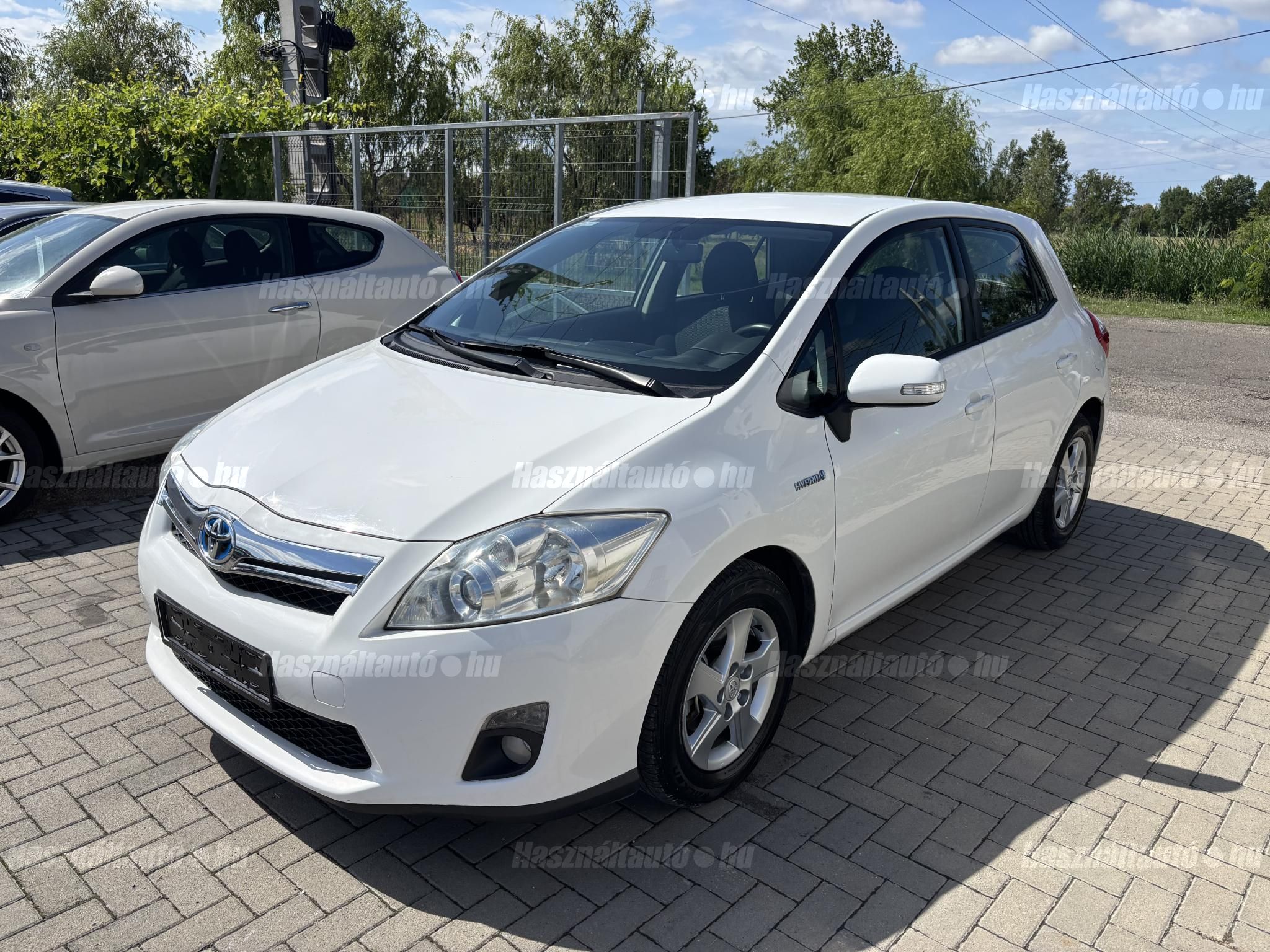 TOYOTA AURIS 2011/4 - 1
