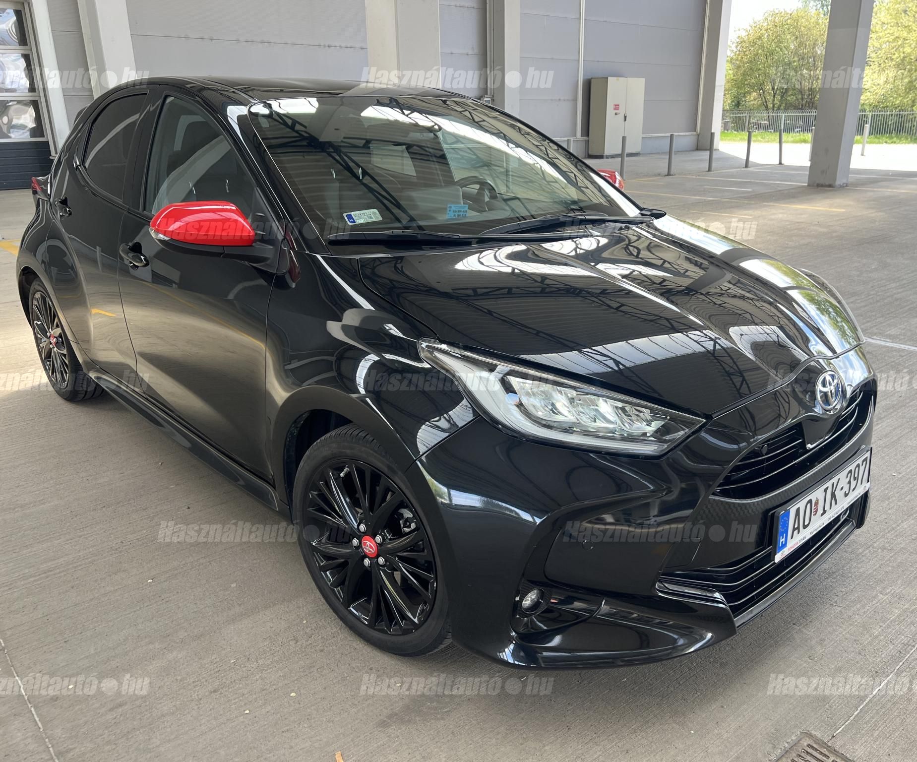 TOYOTA YARIS 2021/12 - 1