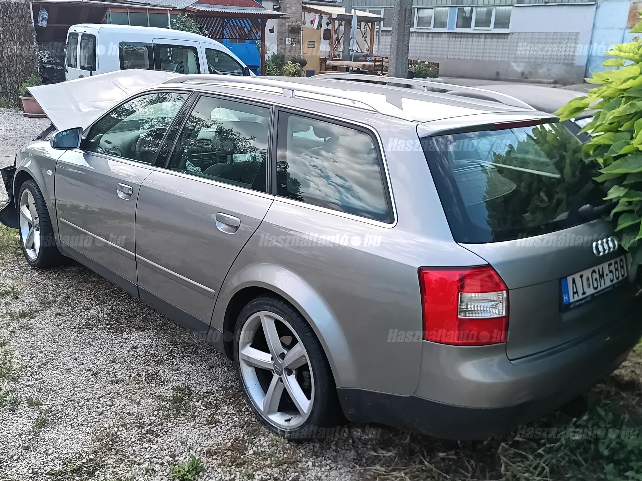 AUDI A4 2002/1 - 1