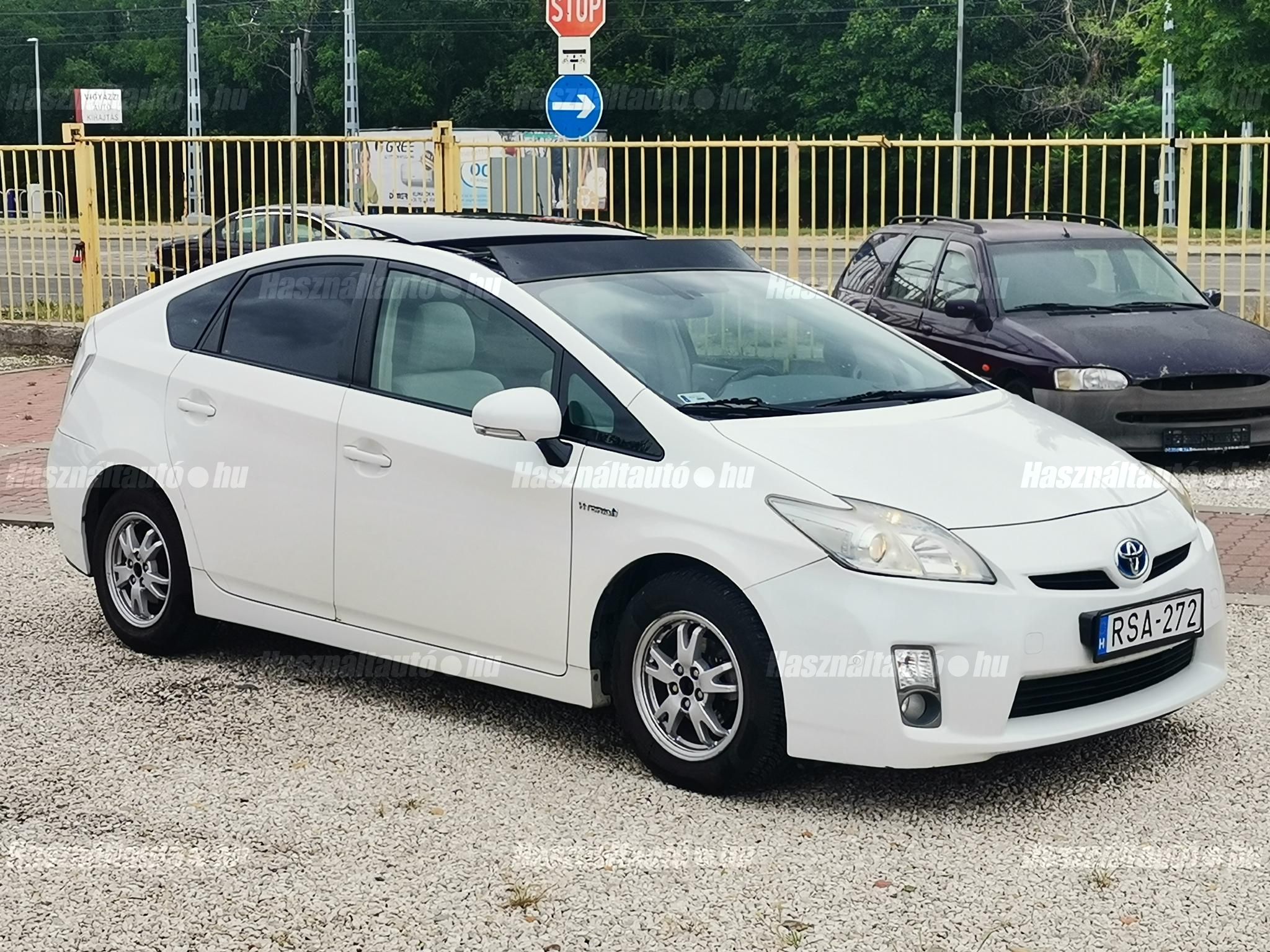 TOYOTA PRIUS 2009/10 - 1