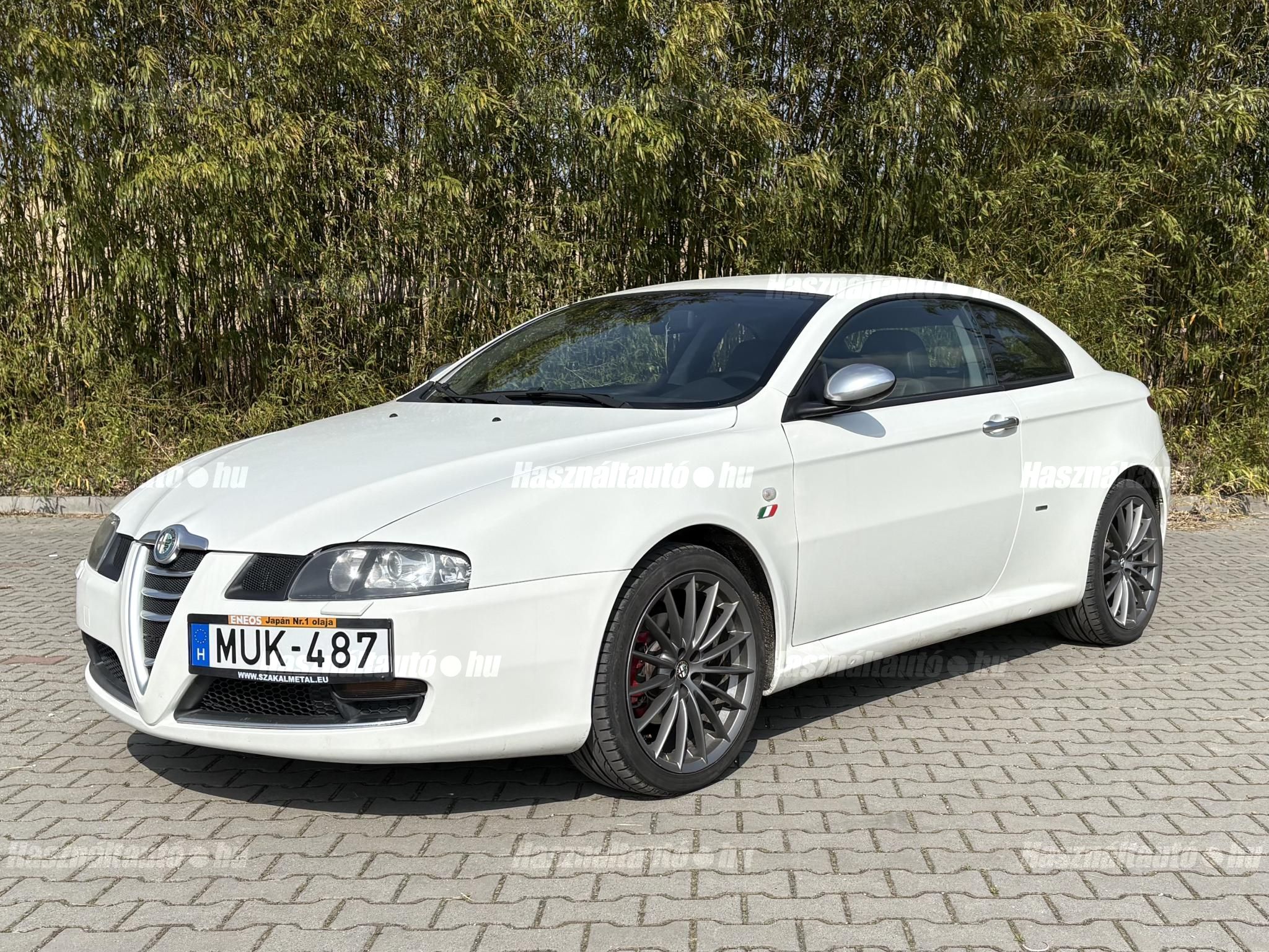 ALFA ROMEO GT 2009/3 - 1