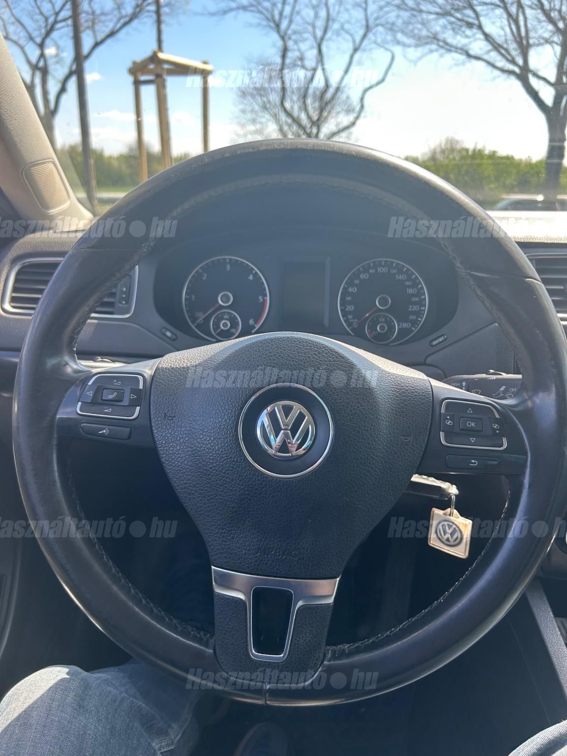 VOLKSWAGEN JETTA 2011/8 - 1