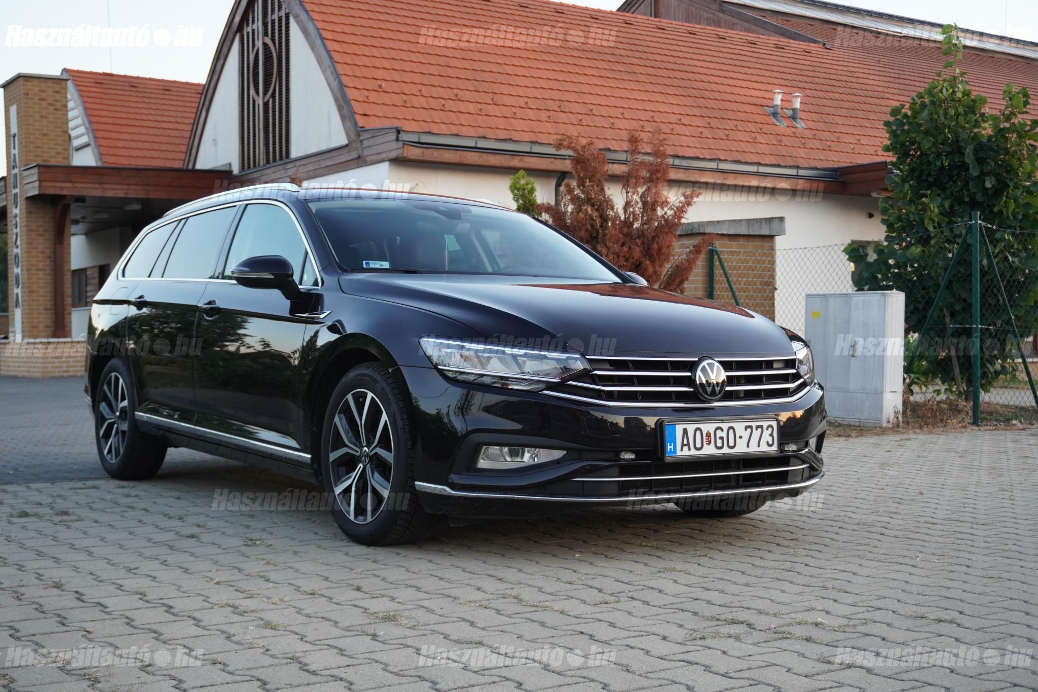 VOLKSWAGEN PASSAT VIII 2022/10 - 1