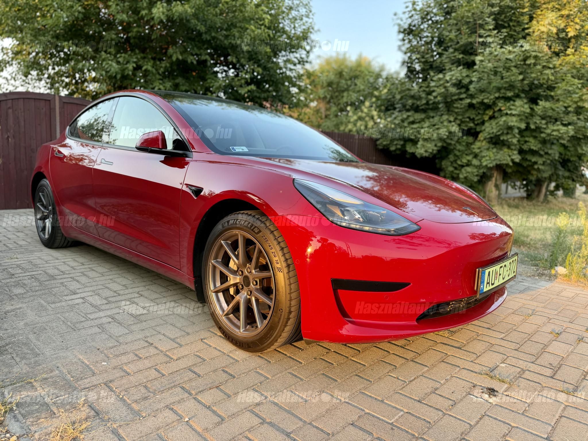 TESLA MODEL 3 2021/4 - 1