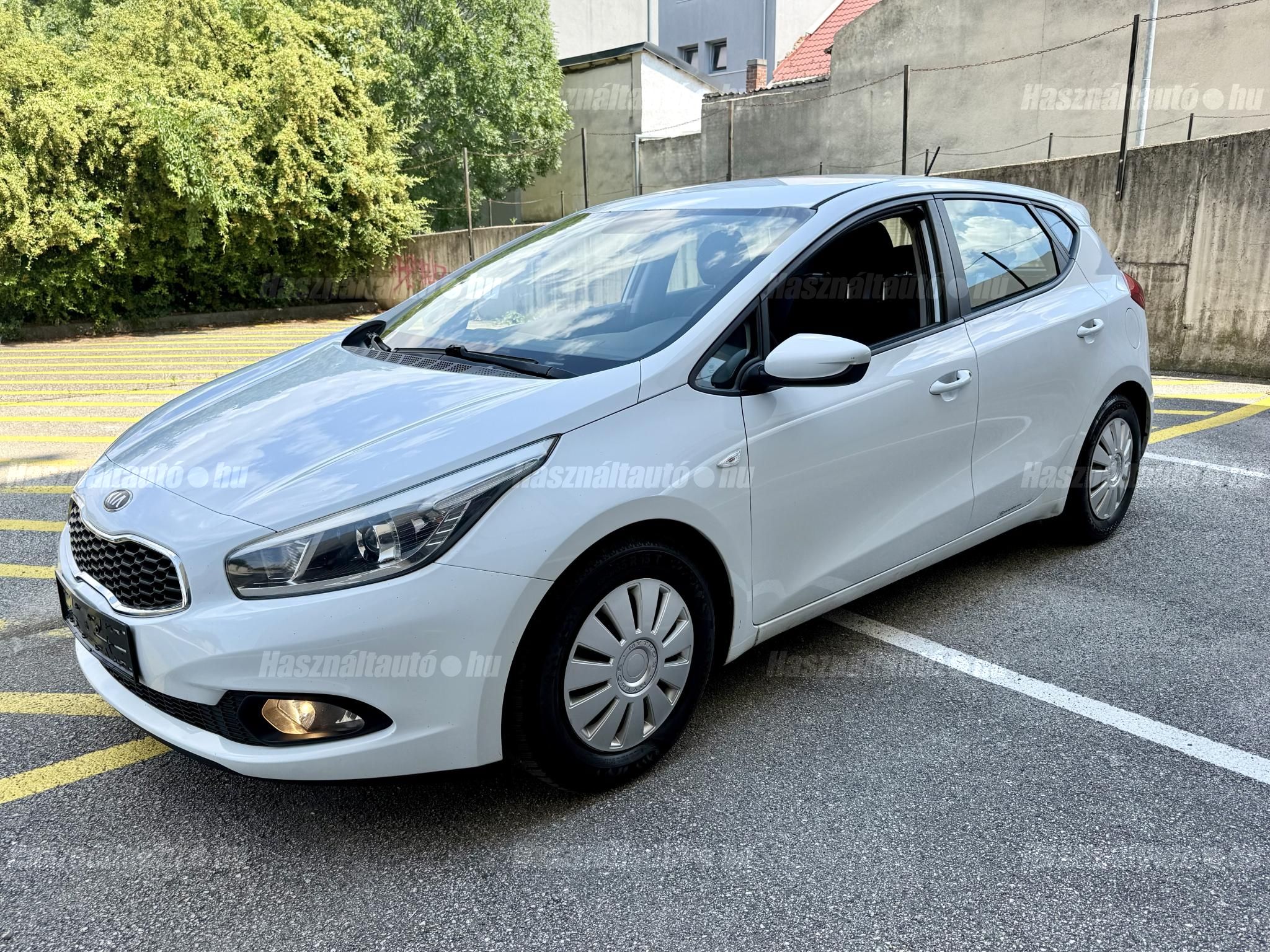 KIA CEE'D 2012/12 - 1