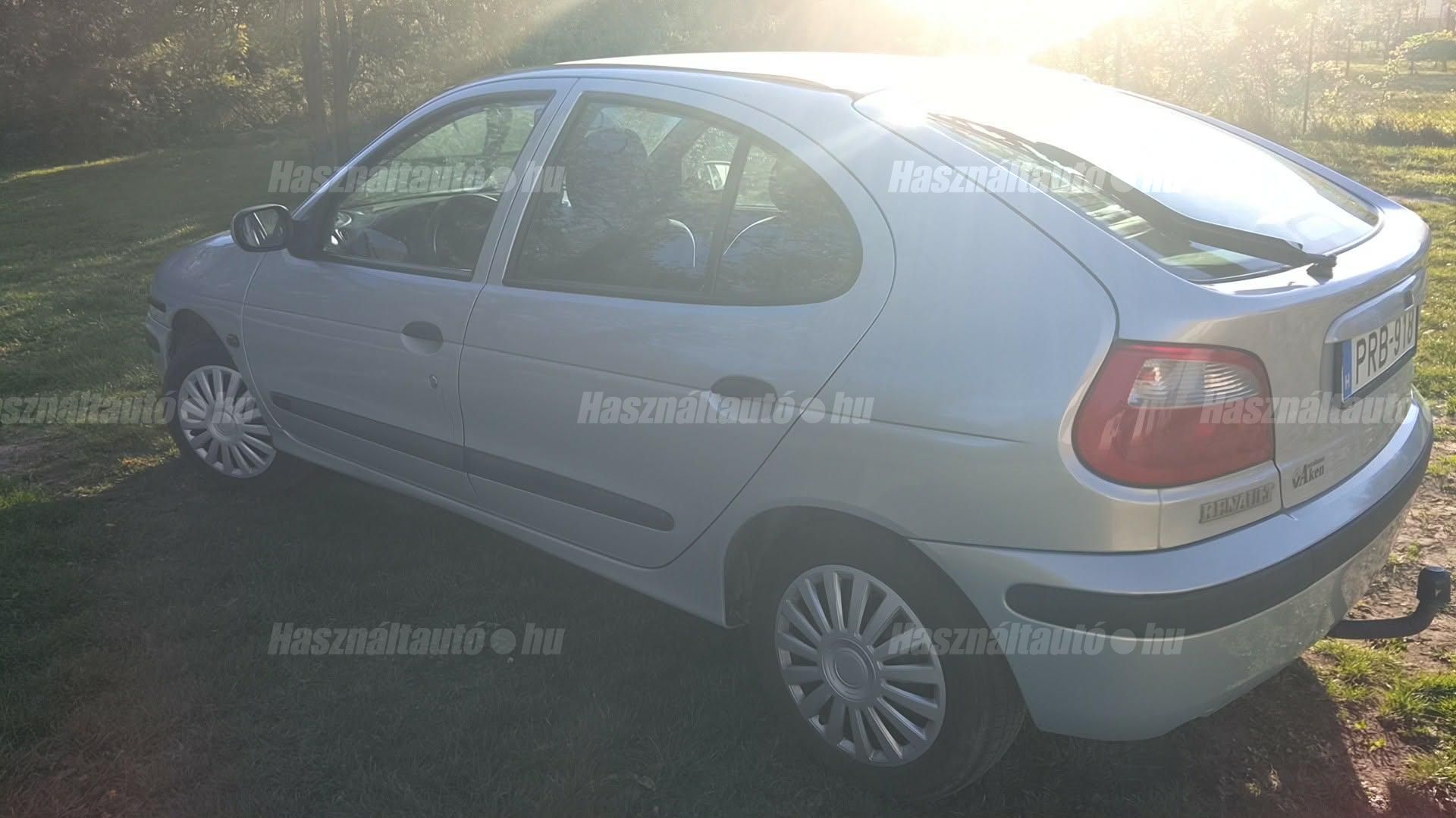 RENAULT MEGANE 2002/10 - 1