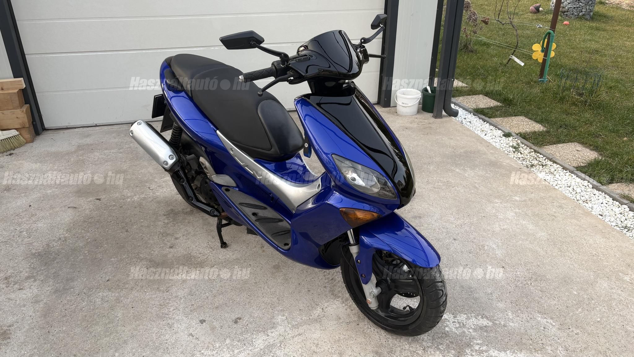YAMAHA MAXSTER 125 2001 - 1