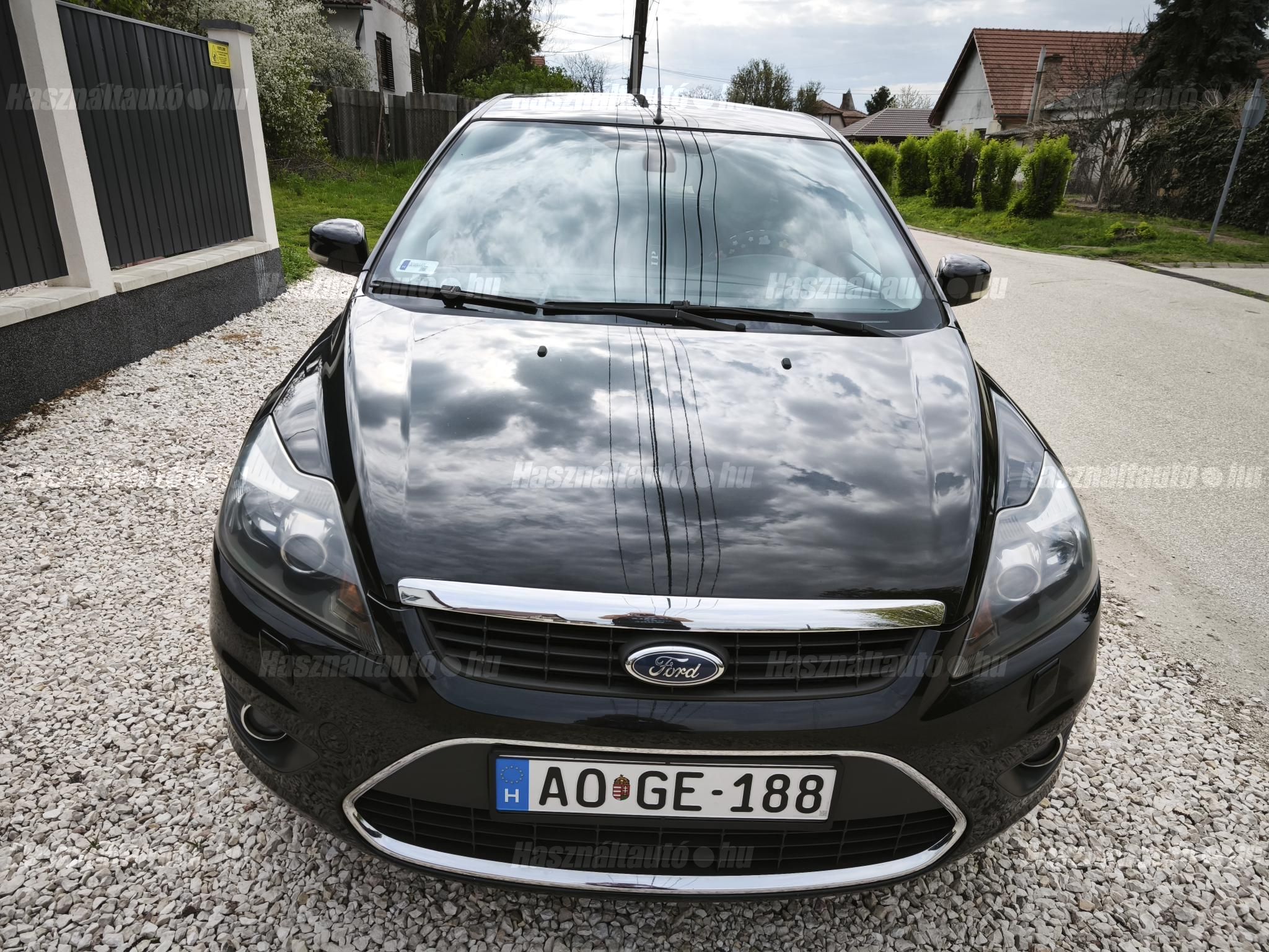 FORD FOCUS 2009/10 - 1