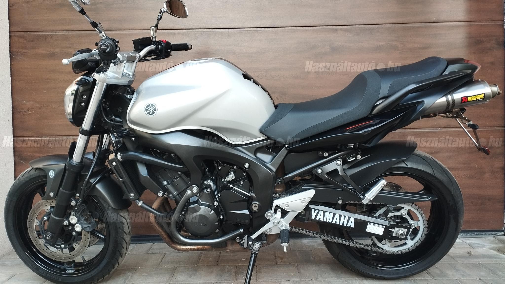 YAMAHA FZ6-N 2009/4 - 1