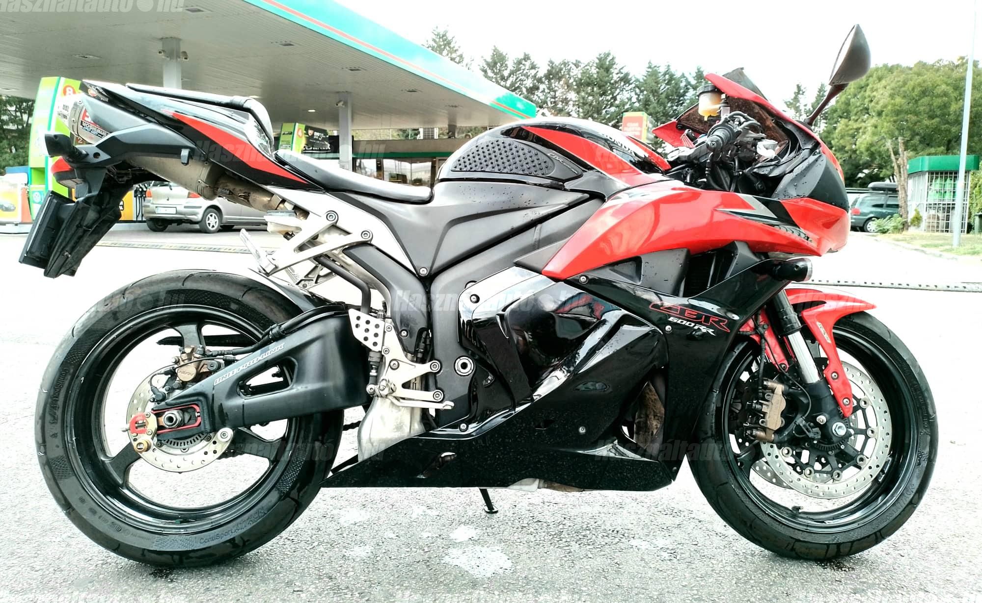 HONDA CBR 600 RR 2009 - 1