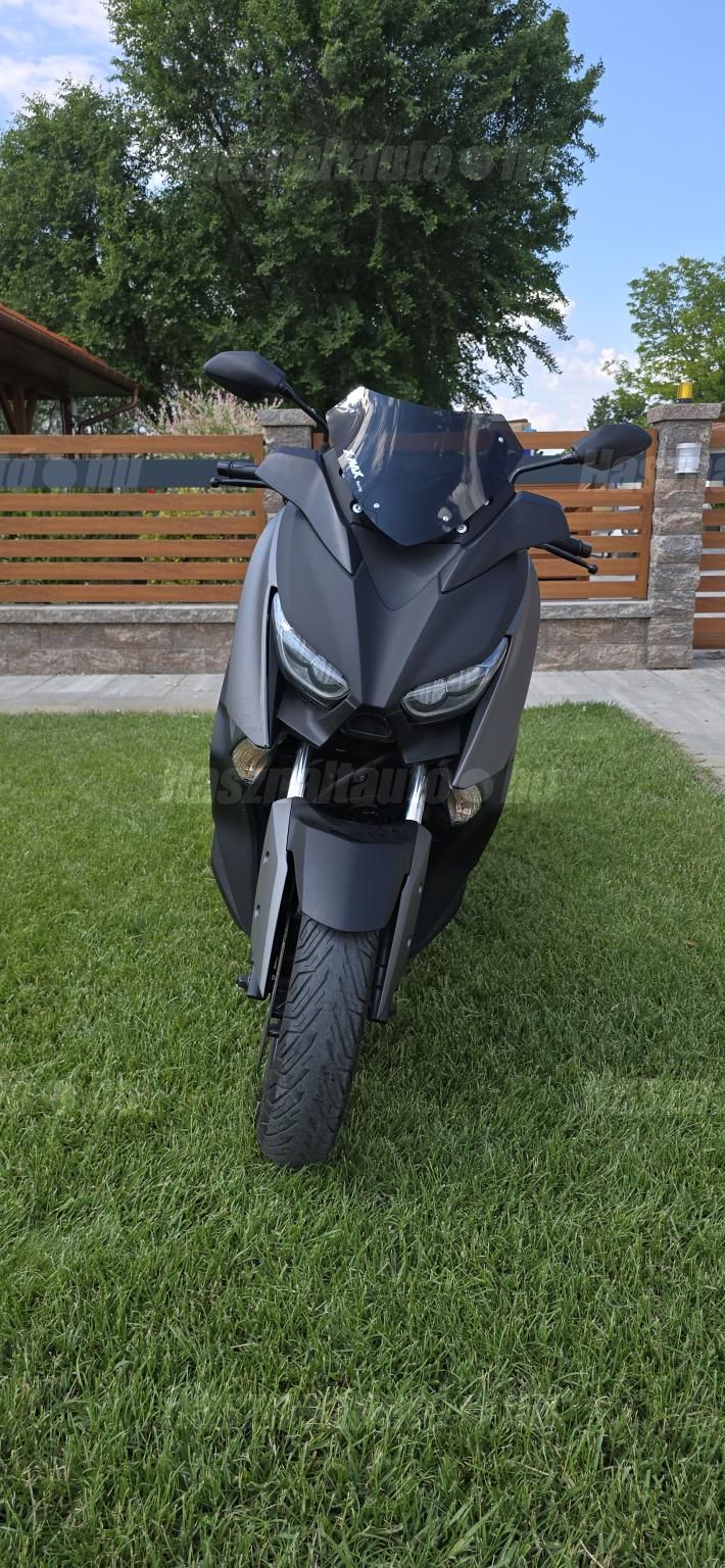 YAMAHA X-MAX 300 2016/7 - 1
