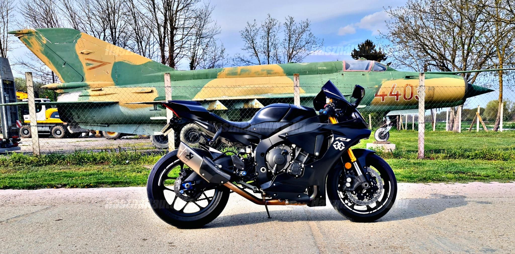 YAMAHA YZF R1 2018/6 - 1