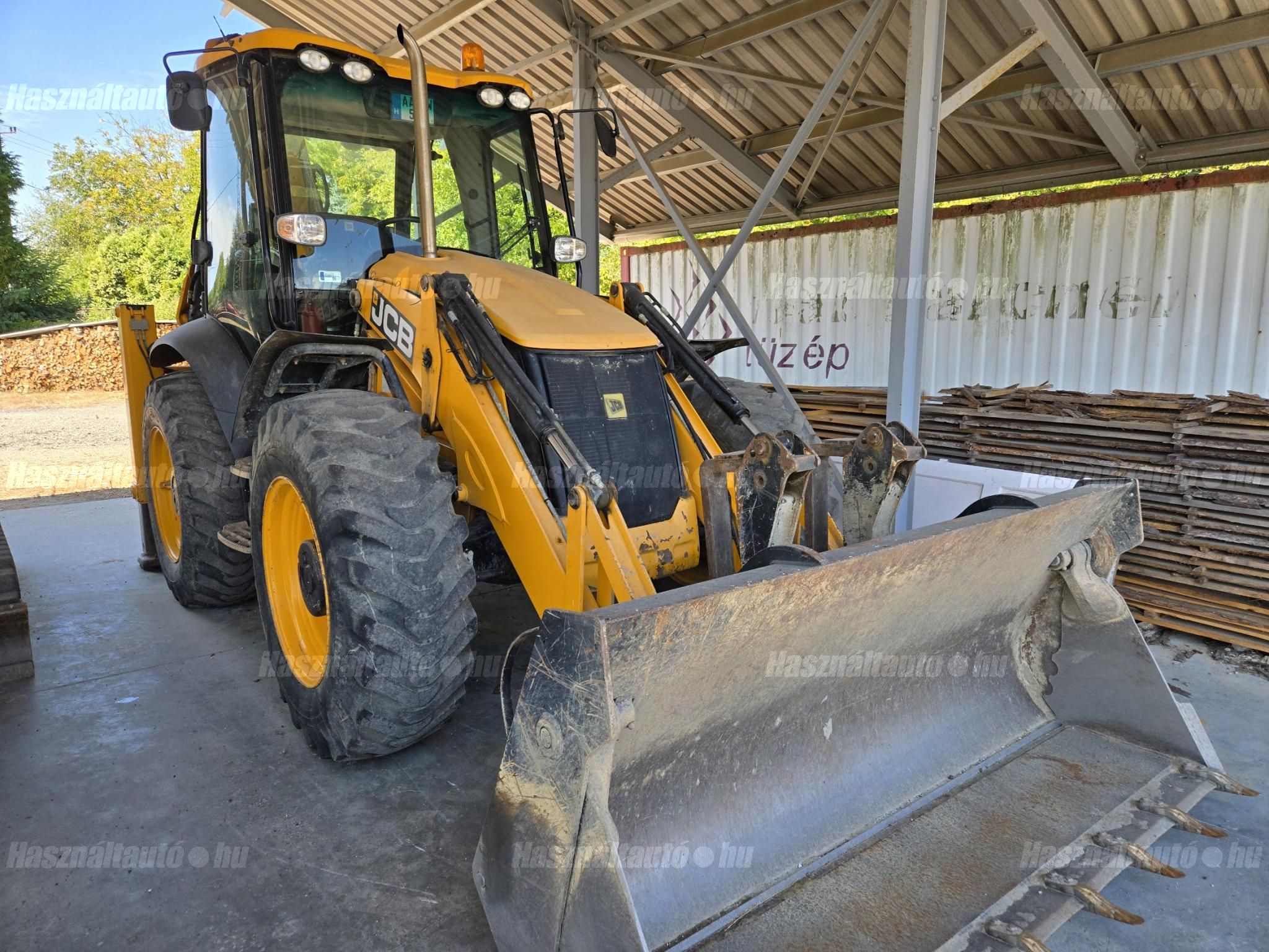 JCB 2017/4 - 1