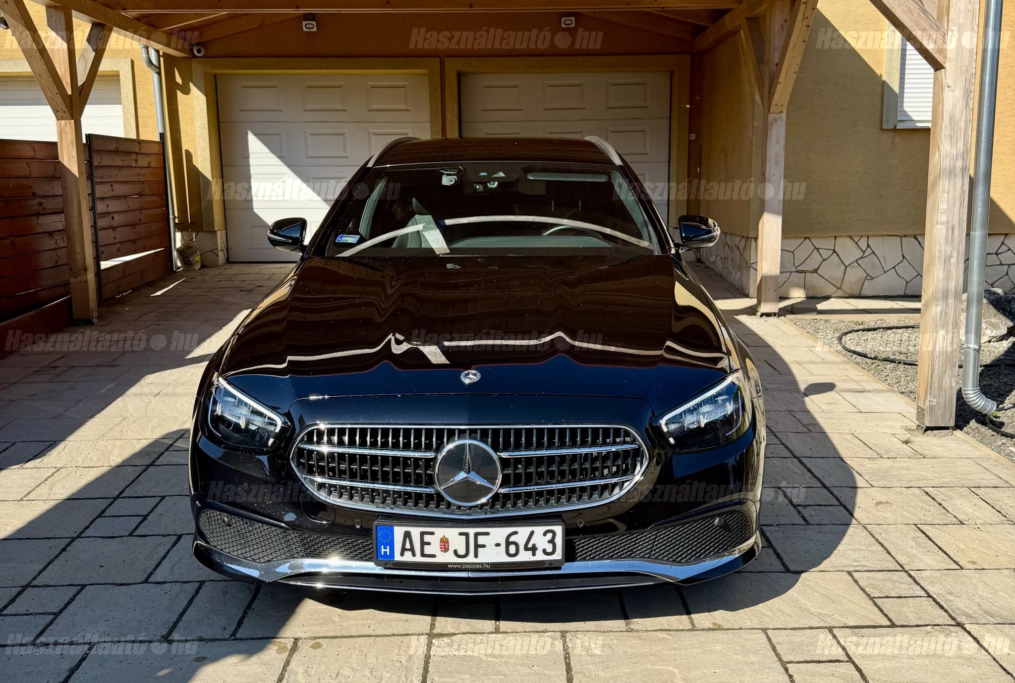 MERCEDES-BENZ E 220 2022/11 - 1