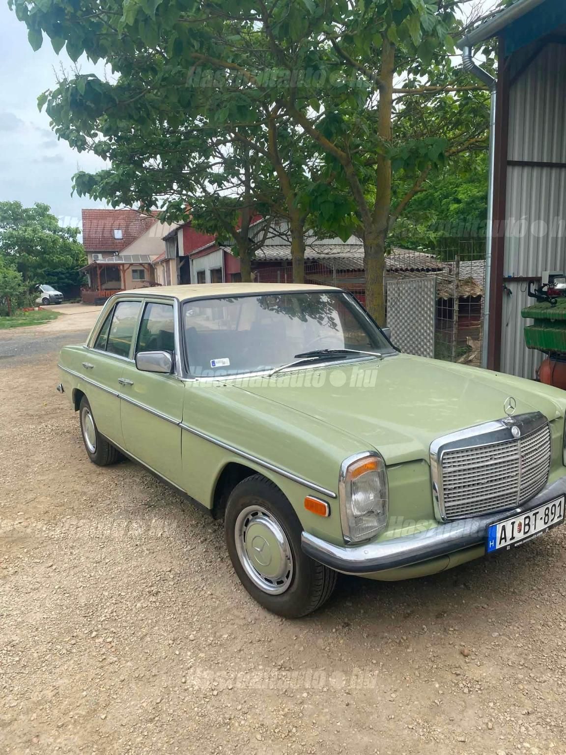 MERCEDES-BENZ 200 1976/6 - 1