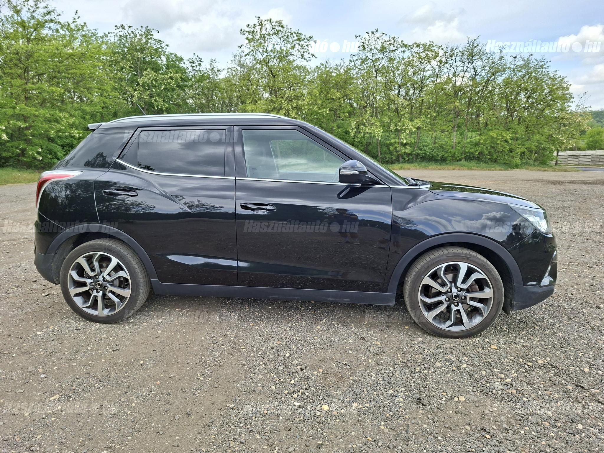 SSANGYONG TIVOLI 2015/6 - 1