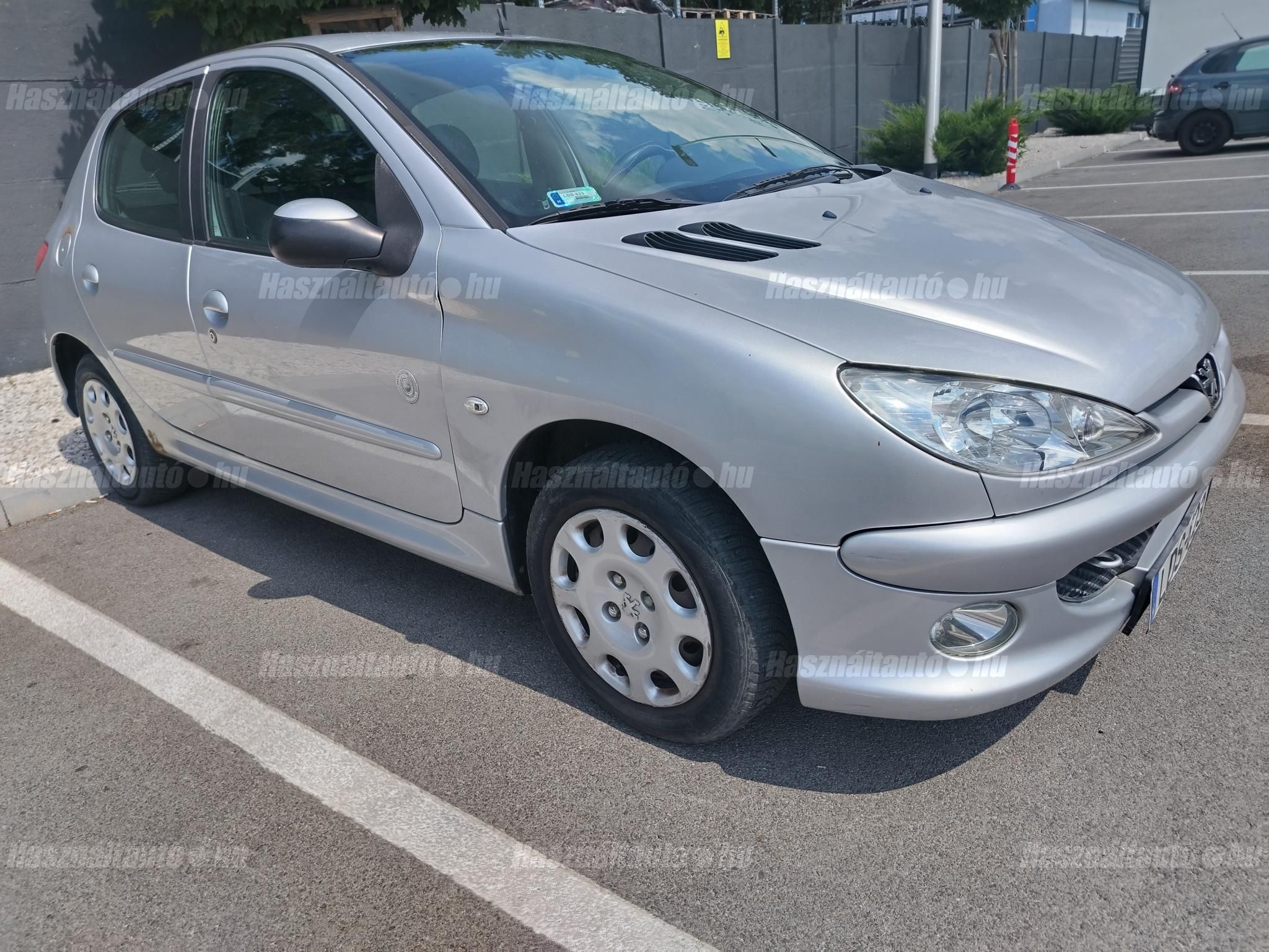 PEUGEOT 206 2008/8 - 1