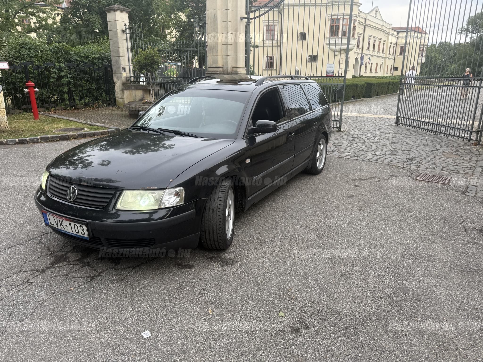 VOLKSWAGEN PASSAT V 2000/9 - 1