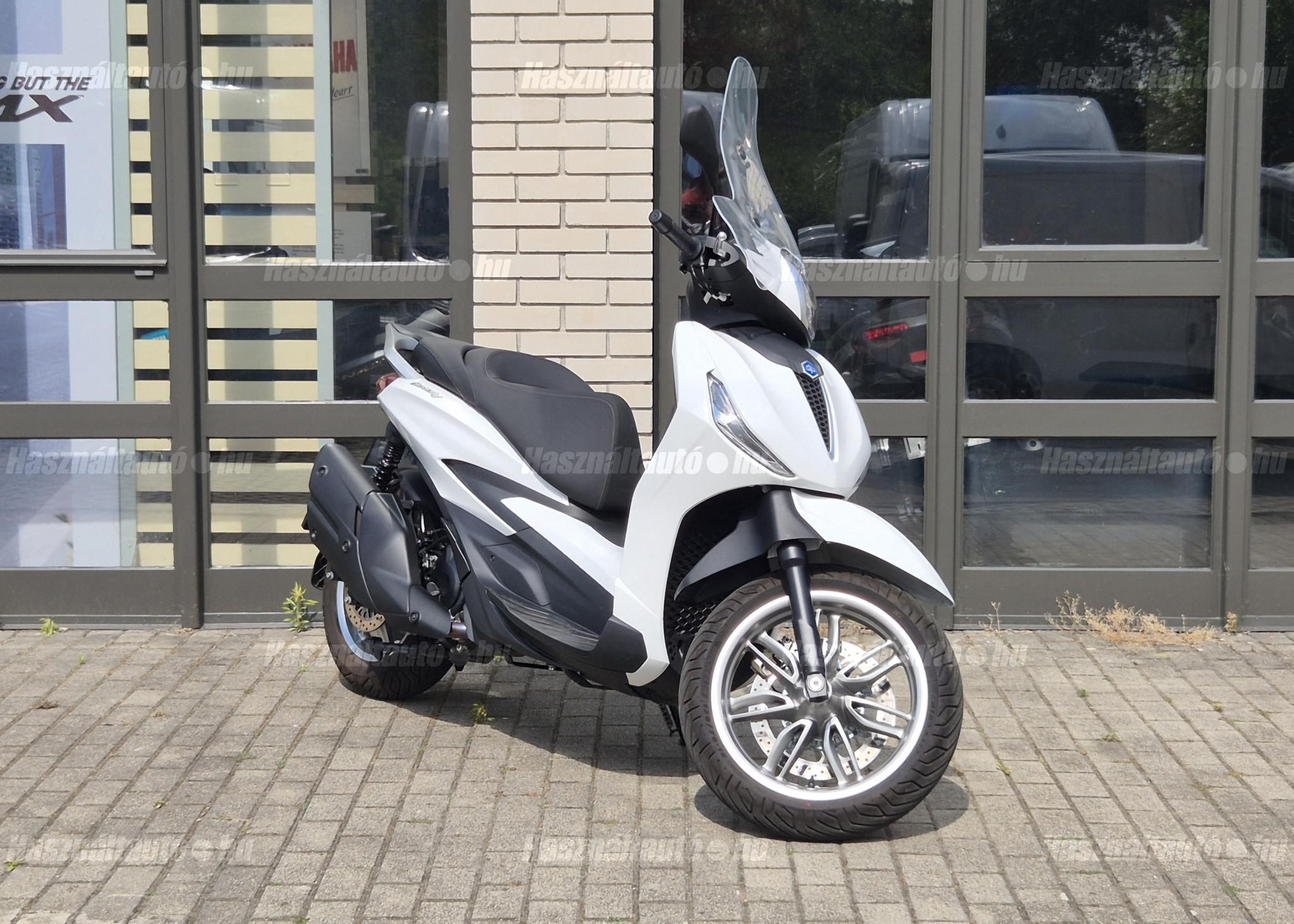 PIAGGIO BEVERLY 400 2026/3 - 1