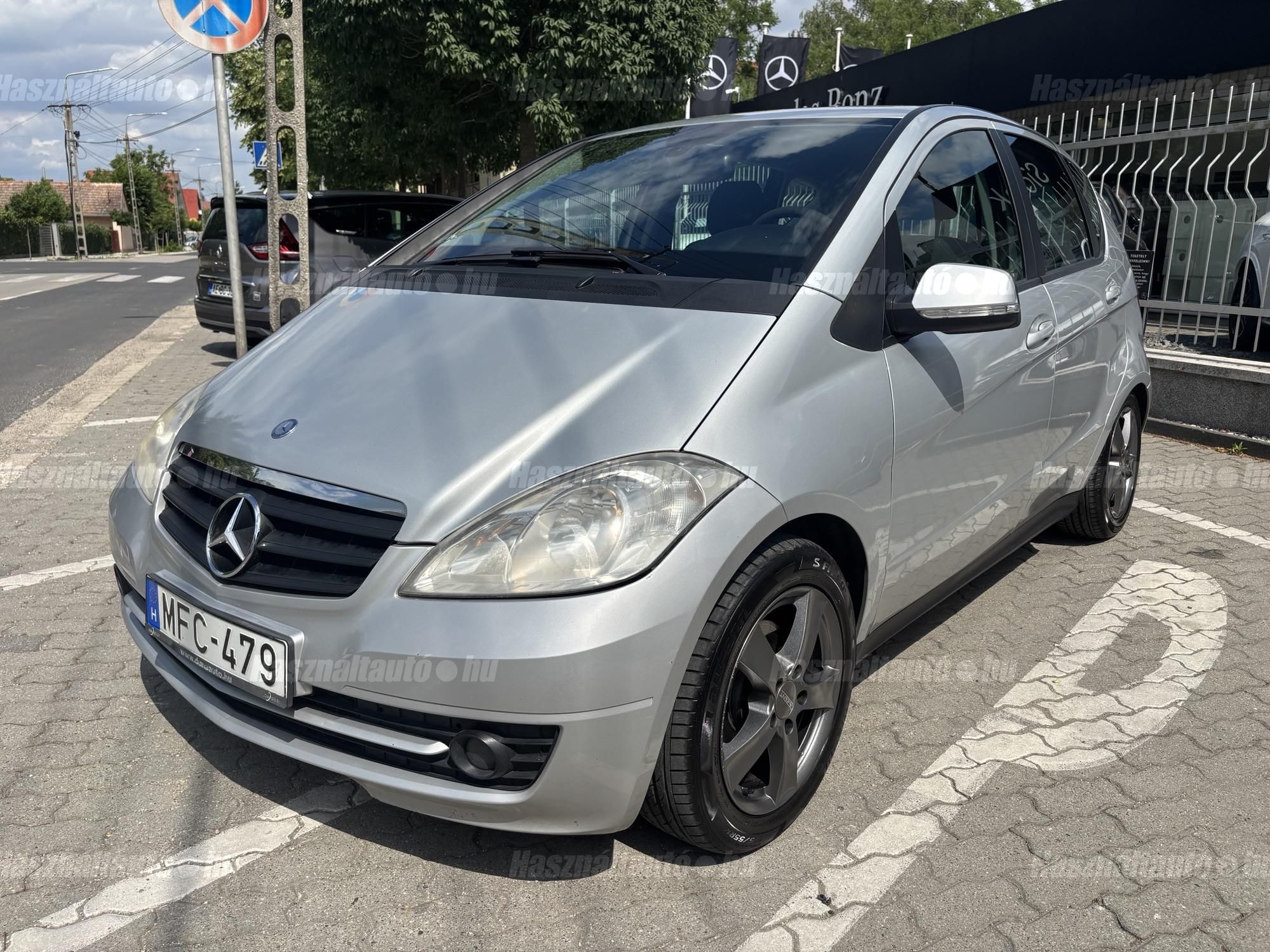 MERCEDES-BENZ A 180 2010/5 - 1