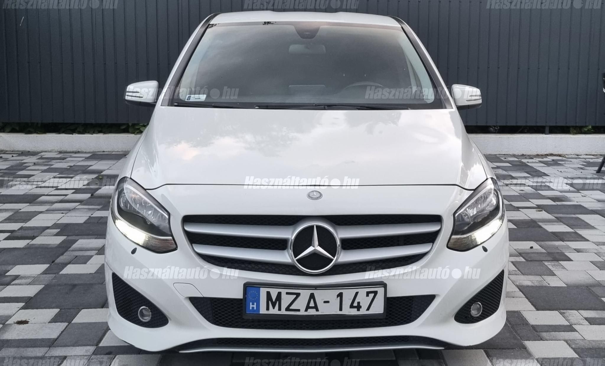 MERCEDES-BENZ B 220 2015/10 - 1