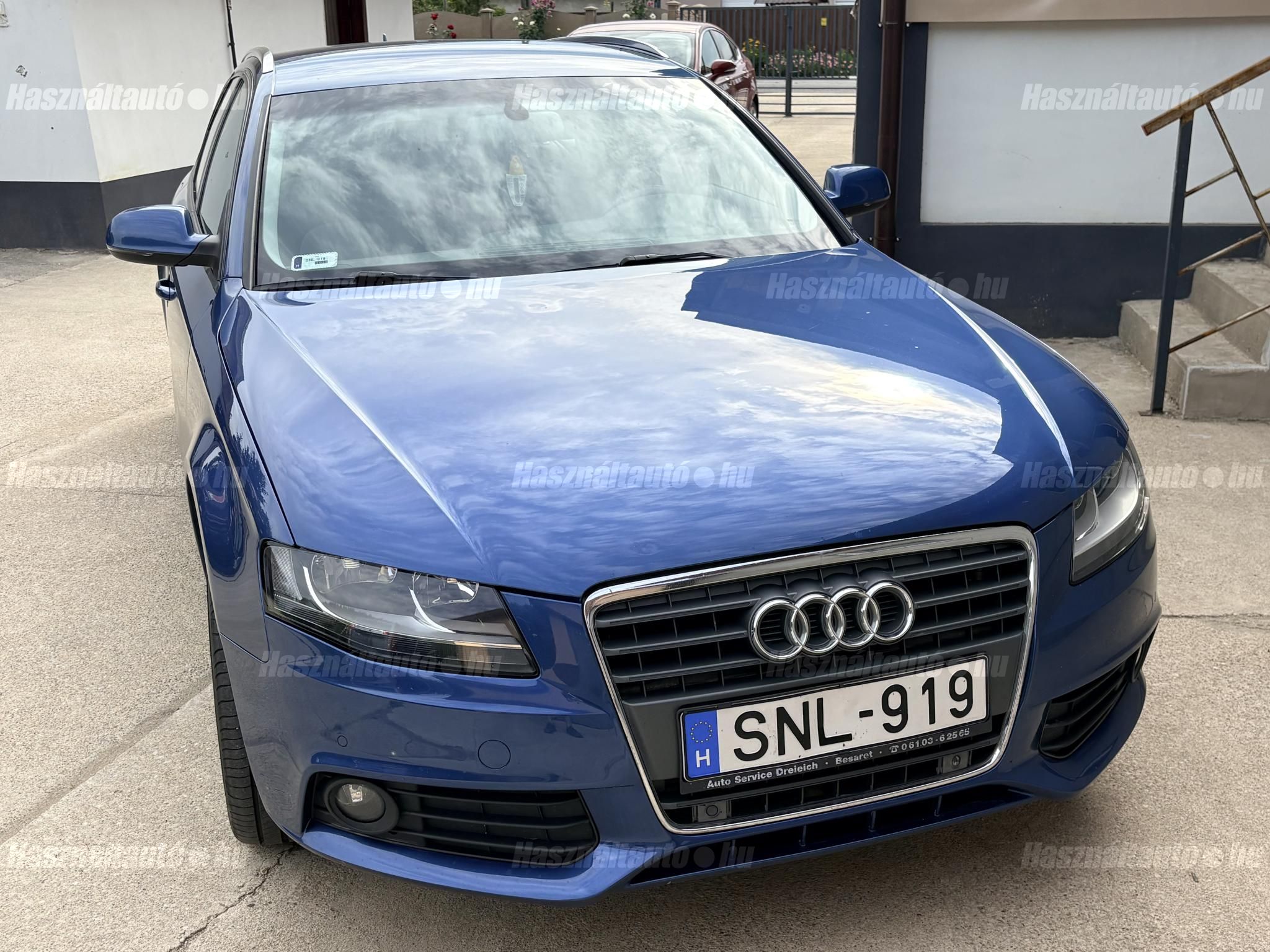 AUDI A4 2010/7 - 1