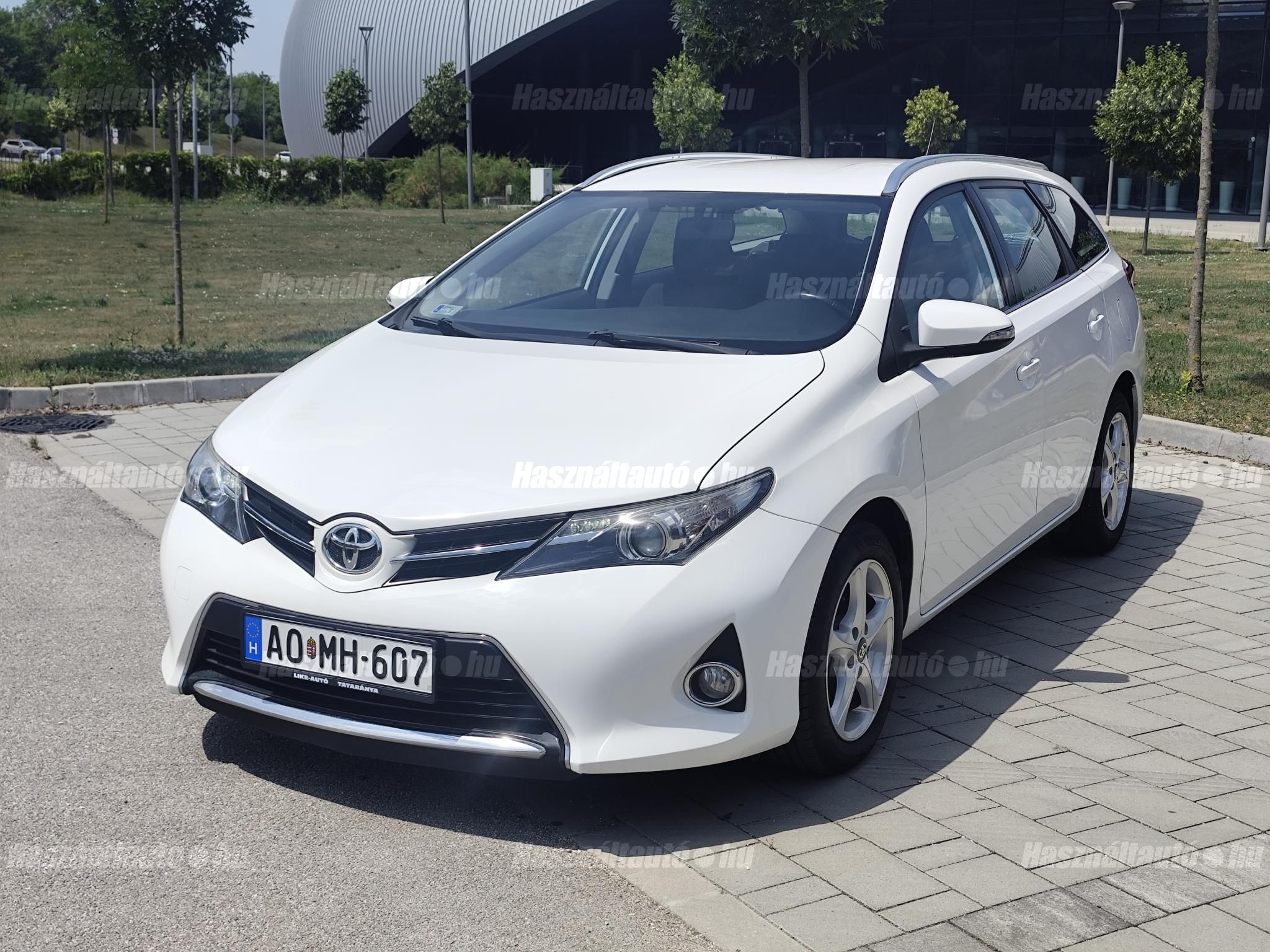 TOYOTA AURIS 2013/8 - 1