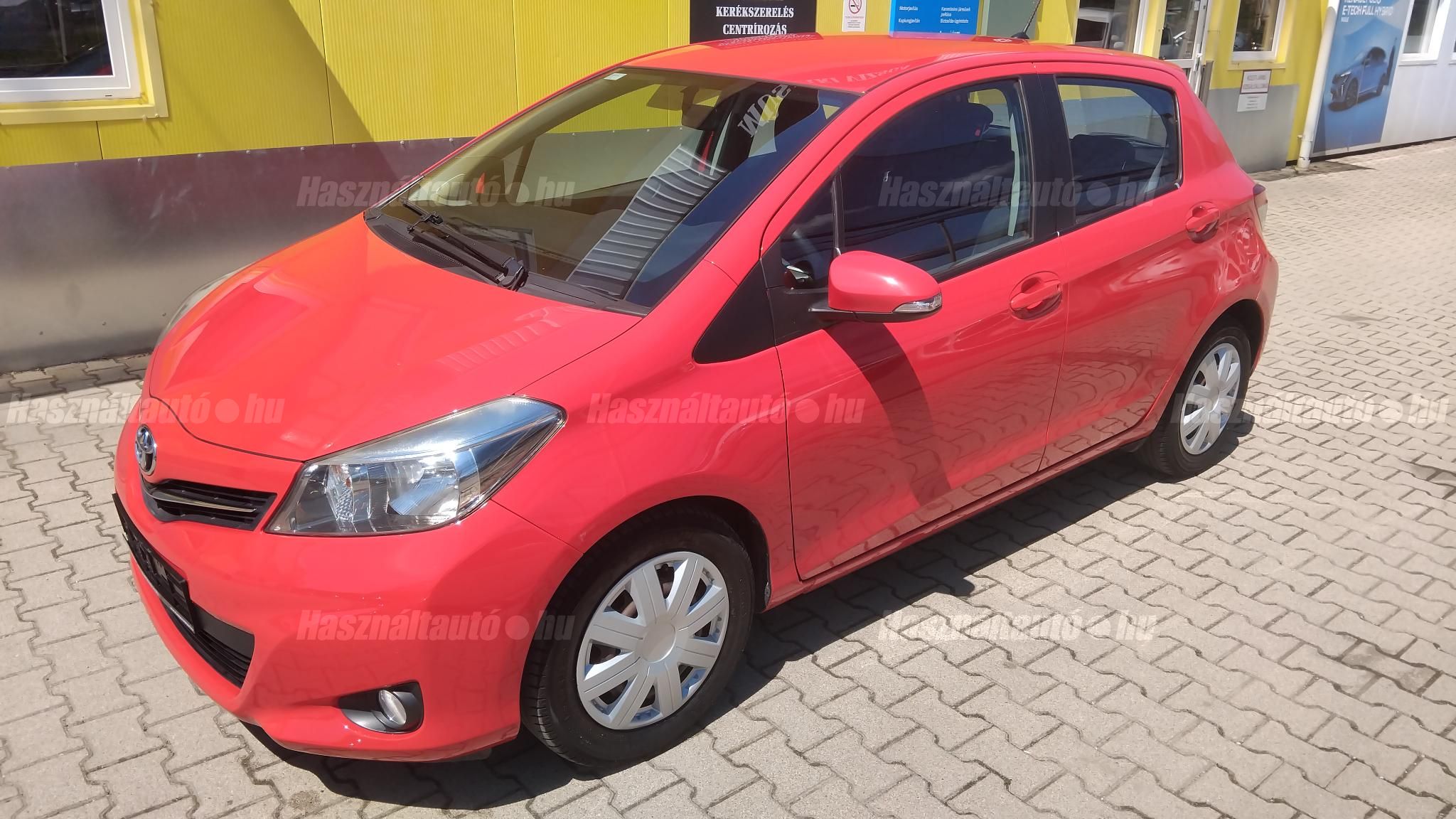 TOYOTA YARIS 2013/3 - 1