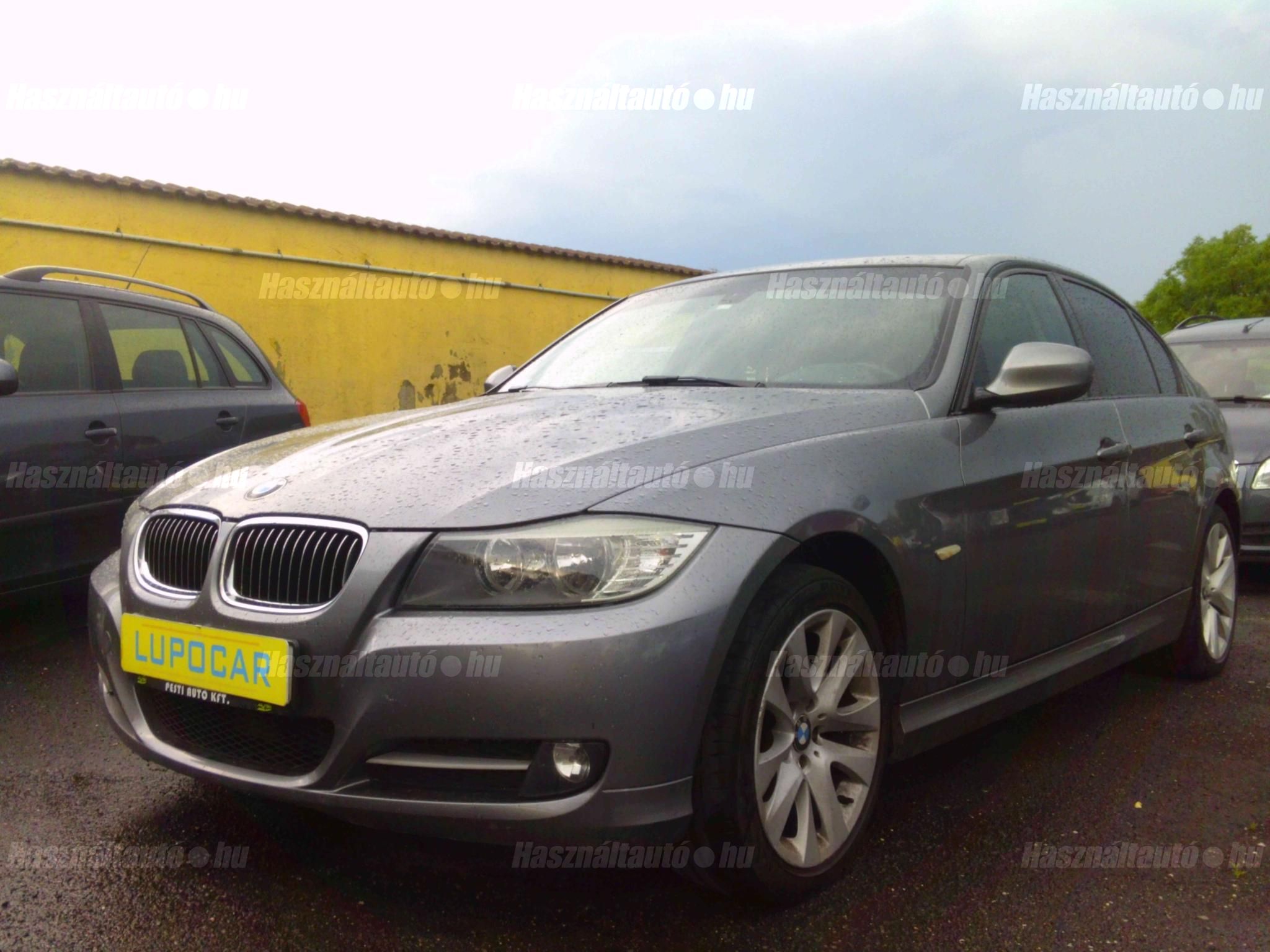 BMW 318 2011/8 - 1