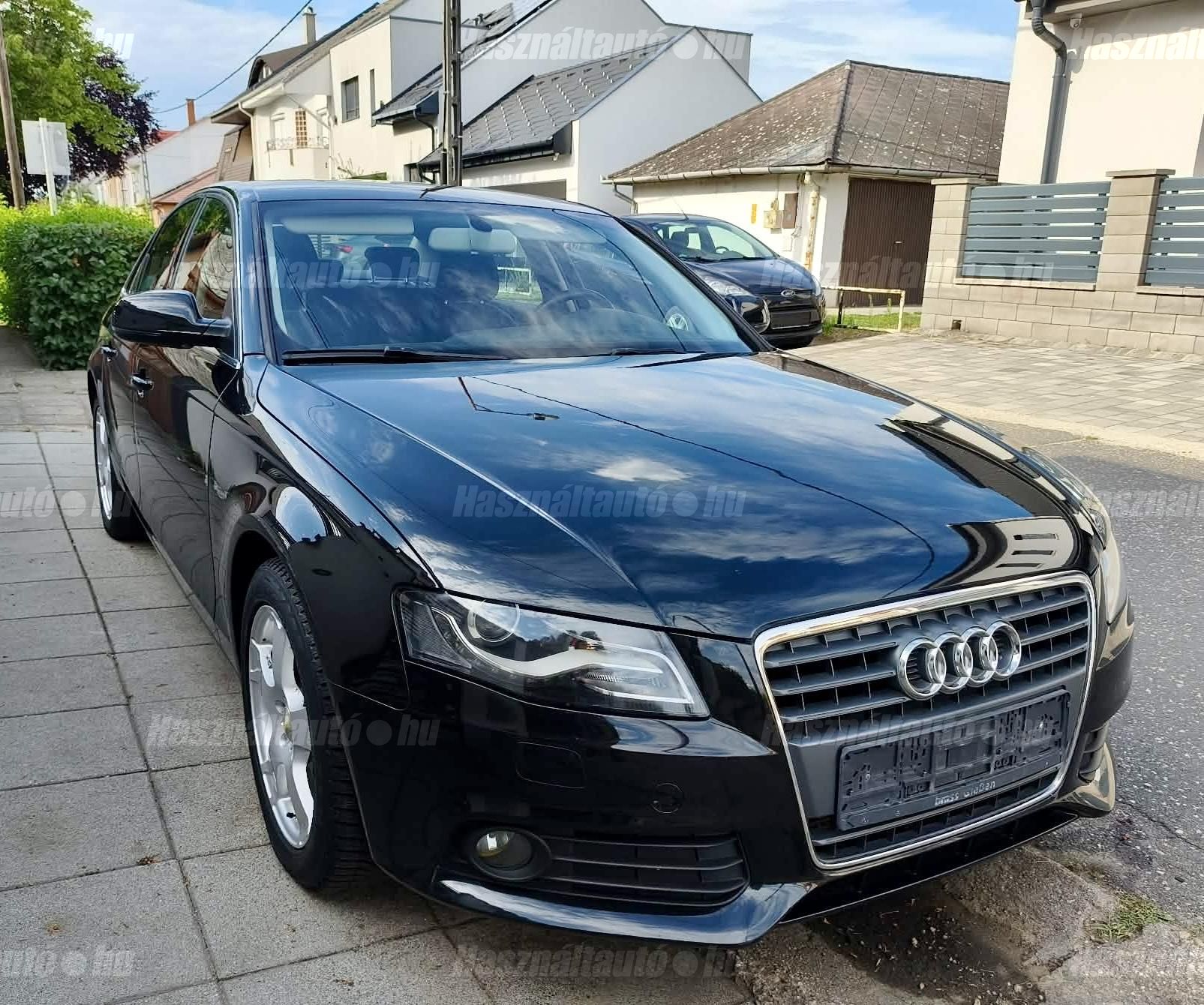 AUDI A4 2011/8 - 1
