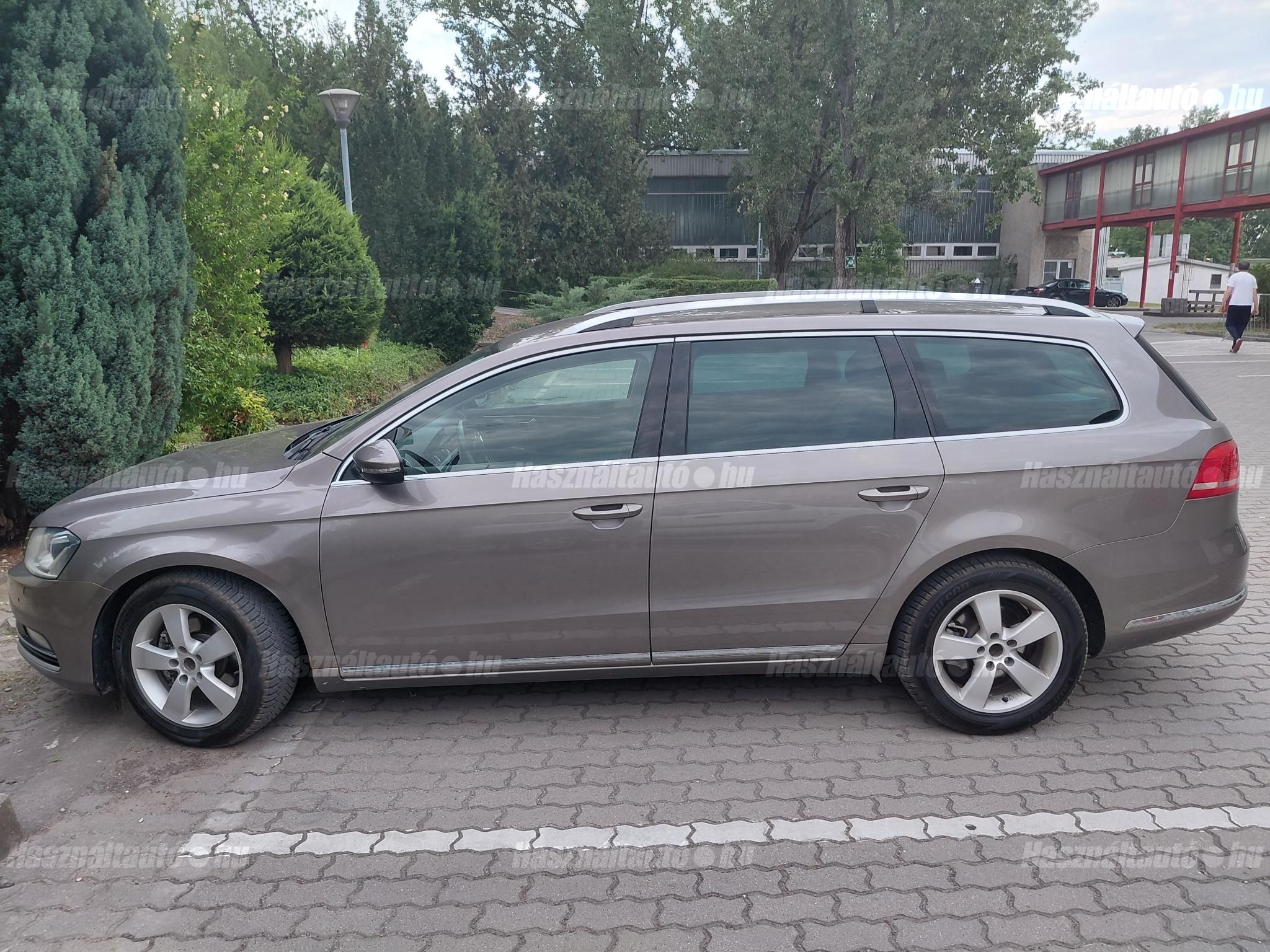 VOLKSWAGEN PASSAT 2011/5 - 1