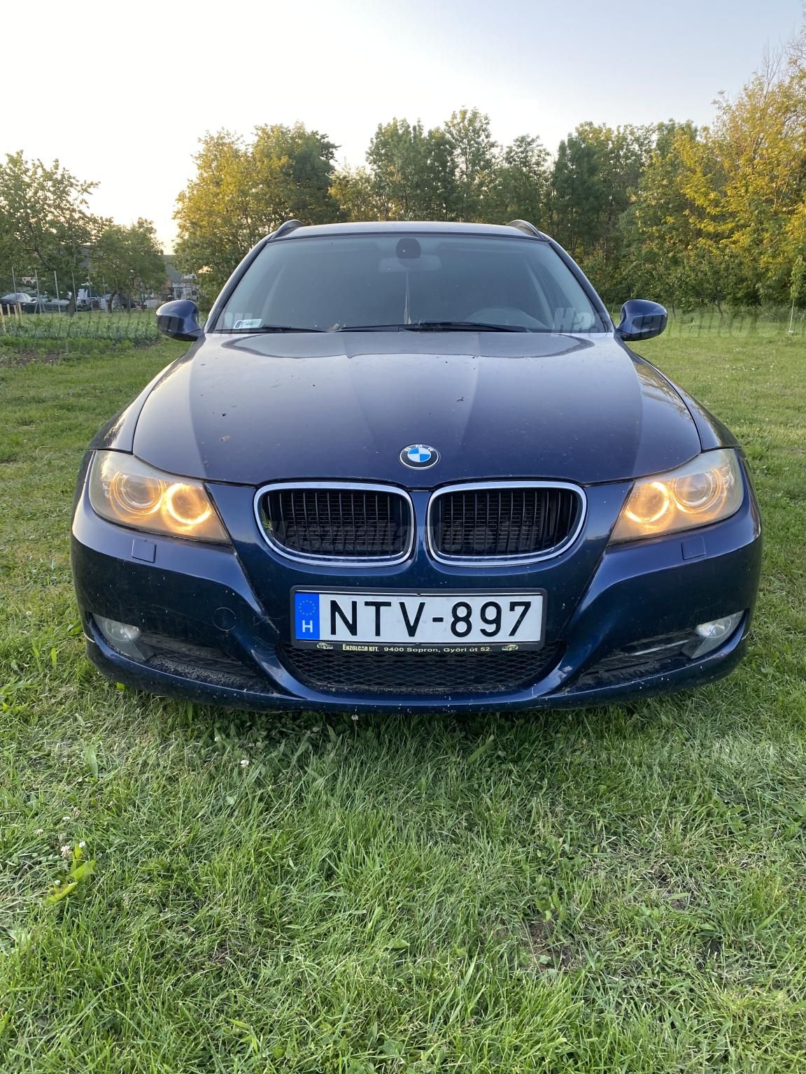 BMW 318 2011/11 - 1
