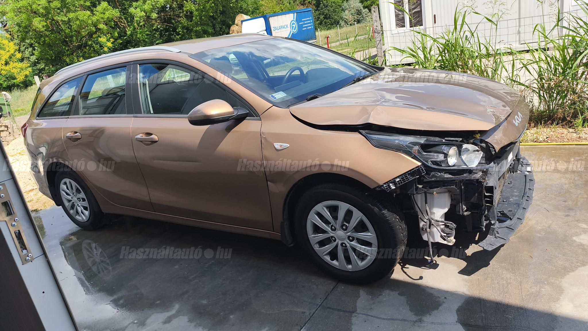 KIA CEE'D 2022/6 - 1