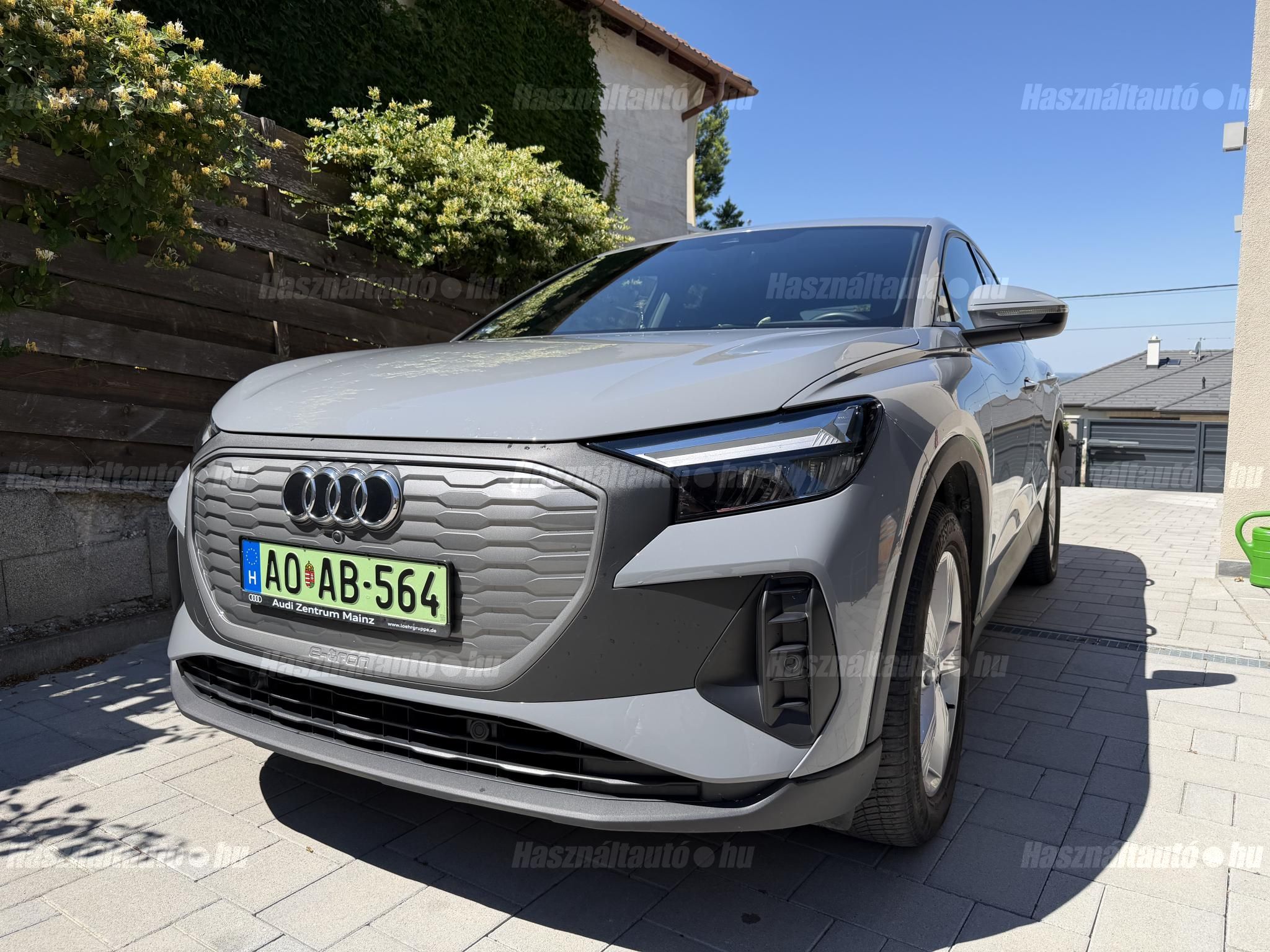 AUDI Q4 2022/7 - 1