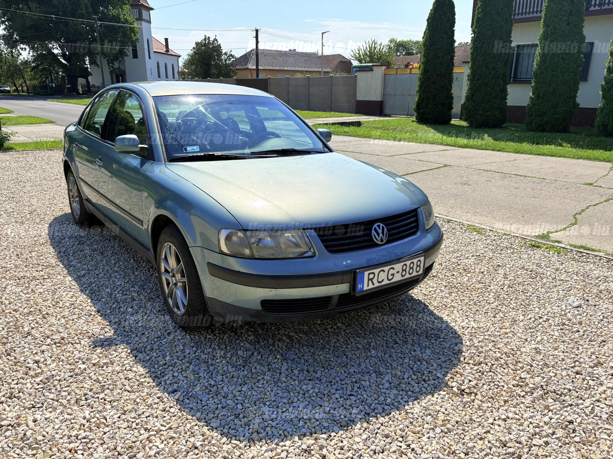 VOLKSWAGEN PASSAT V 2000 - 1